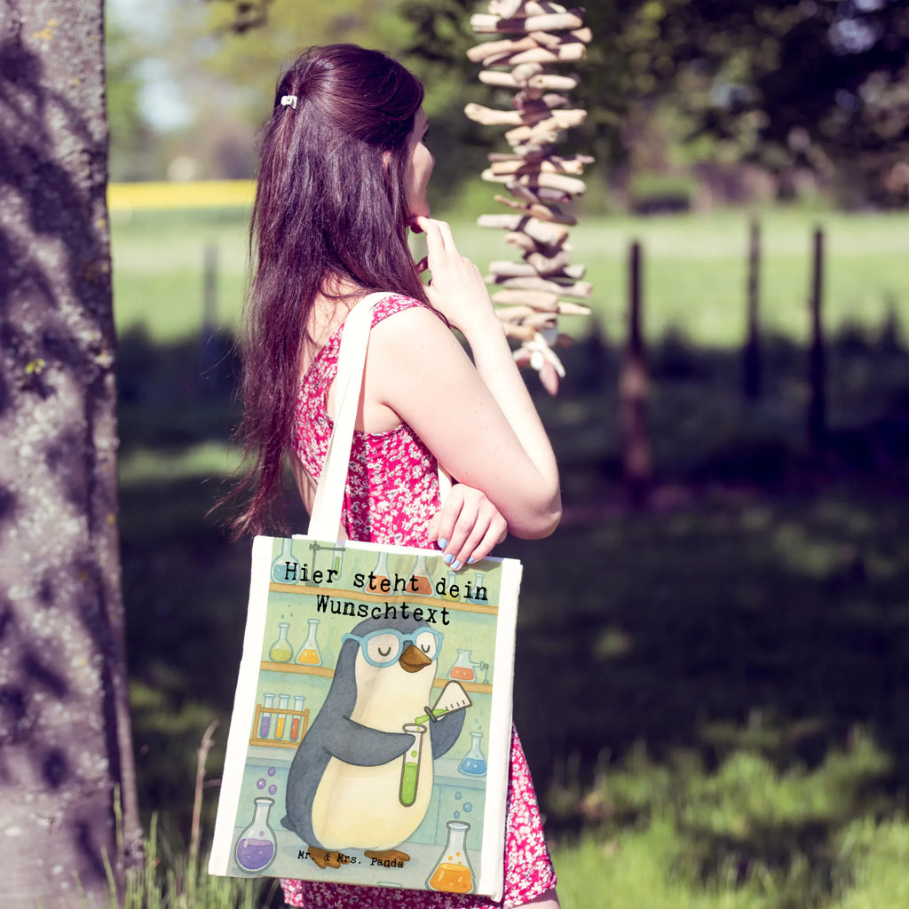 Personalisierte Tragetasche Chemiker Leidenschaft Design Personalisierter Jutebeutel, Personalisierter Beutel, Personalisierte Tasche, Personalisierter Stoffbeutel, Personalisierte Jutetasche, Personalisierte Einkaufstasche, Personalisierte Kindergartentasche, Personalisierte Beuteltasche, Stoffbeutel mit Namen, Tragetasche mit Namen, Einkaufstasche mit Namen, Beruf, Ausbildung, Jubiläum, Abschied, Rente, Kollege, Kollegin, Geschenk, Schenken, Arbeitskollege, Mitarbeiter, Firma, Danke, Dankeschön, Naturwissenschaftler, Forschung, Chemielaborant, Wissenschaftler, Chemiker, Labor, Studium