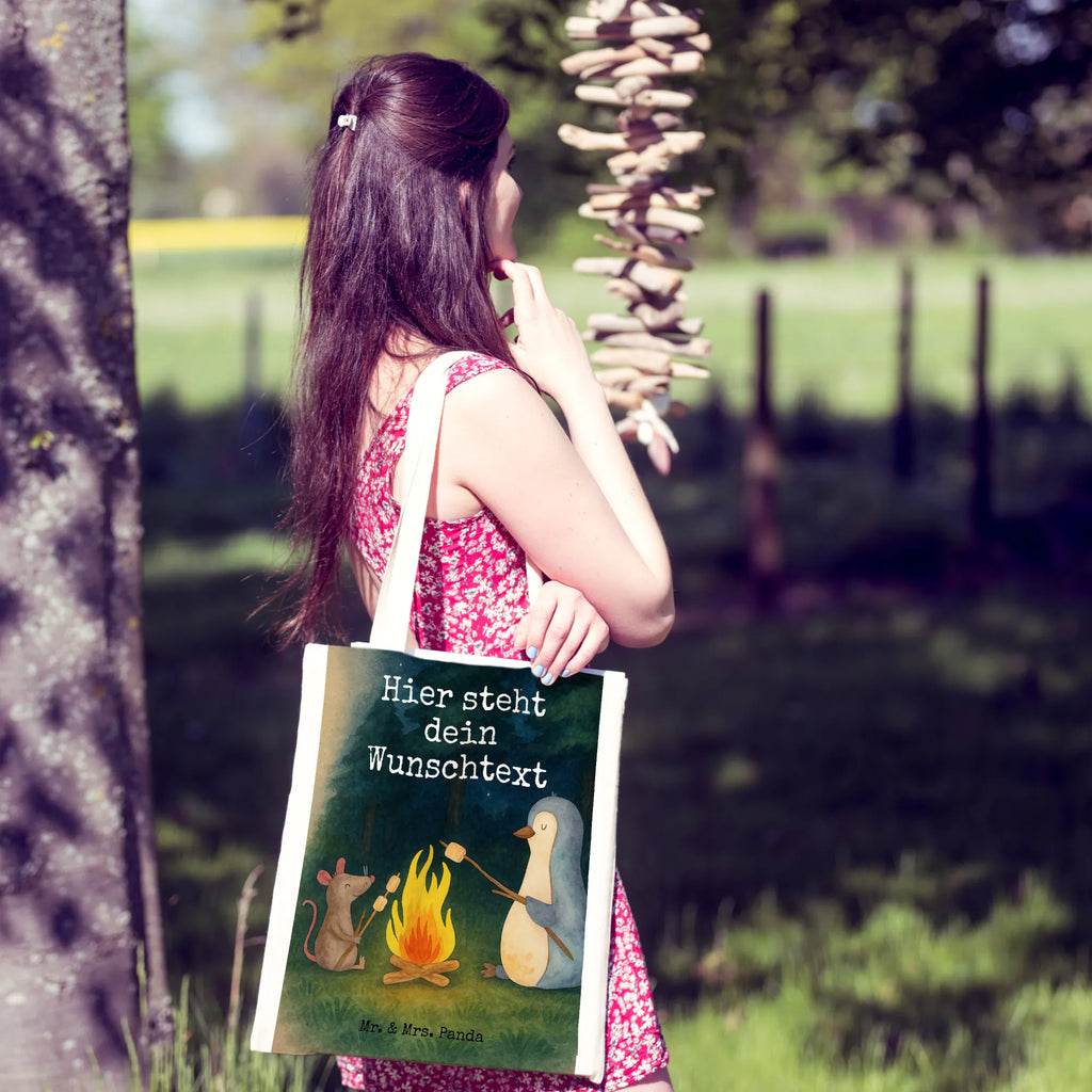 Personalisierte Tragetasche Pinguin Lagerfeuer Design Personalisierter Stoffbeutel, Einkaufstasche mit Namen, Personalisierte Jutetasche, Stoffbeutel mit Namen, Personalisierte Tasche, Personalisierte Einkaufstasche, Personalisierte Kindergartentasche, Personalisierte Beuteltasche, Tragetasche mit Namen, Personalisierter Jutebeutel, Personalisierter Beutel, Pinguin, Lebensspruch, Job, grillen, Neustart, Büro, Lagerfeuer, Leben, Motivation, Liebe, Lebensmotivation, Feuer, Marshmallows, Maus, Büroalltag, Arbeit, Pinguine