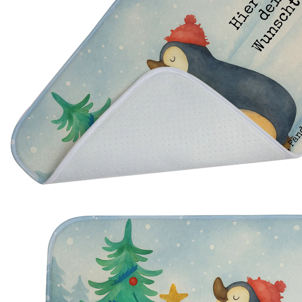 Personalisierte Badematte Pinguin Weihnachtsbaum Design Badvorleger Mikrofaser Personalisiert, Badvorleger Gemustert Mit Wunschtext, Werbegeschenk mit Text, Badvorleger Mit Bestickung, Badvorleger Schwarz Mit Wunschtext, Badvorleger Design Mit Gravur, Badvorleger Weiß Mit Namen, Personaliserter Badvorleger, Badvorleger Für Badewanne Mit Namen, Badezimmerteppich Personalisiert, Badvorleger Mit Wunschtext, Badvorleger Klein Mit Namen, Saugfähiger Badvorleger Mit Wunschtext, Badematten Set Personalisiert, Badezimmermatte Mit Wunschtext, Badvorleger Mit Initialen, Runder Badvorleger Personalisiert, Badvorleger Groß Mit Wunschtext, Webegeschenk mit Firmennamen, Badgarnitur Mit Wunschtext, Badvorleger Selbst Gestalten, Rechteckiger Badvorleger Mit Namen, Badteppich Mit Wunschtext, Badvorleger Vintage Mit Namen, Badematte Mit Namen, Badezimmer Matte Mit Namen, Duschvorleger Mit Namen, Rutschfester Badvorleger Mit Namen, Badläufer Mit Namen, Badvorleger Gäste-WC Personalisiert, Badvorleger Mit Namen, Badvorleger Nachhaltig Mit Namen, Waschbarer Badvorleger Mit Namen, Weicher Badvorleger Mit Wunschtext, Teppich Fürs Bad Mit Namen, Badvorleger Modern Mit Namen, Badematte Rutschfest Mit Namen, Badvorleger Klassisch Mit Wunschtext, Bad Fußmatte Personalisiert, Badvorleger Für Dusche Mit Wunschtext, Badvorleger Mit Gravur, Badmatte Waschbar Mit Wunschtext, Badvorleger Baumwolle Mit Namen, Winter, Weihnachten, Weihnachtsdeko, Nikolaus, Advent, Heiligabend, Wintermotiv, Pinguin