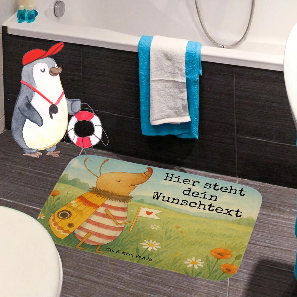 Personalisierte Badematte Nachtfalter Fähnchen Design Bad Fußmatte Personalisiert, Badvorleger Selbst Gestalten, Badvorleger Gemustert Mit Wunschtext, Rechteckiger Badvorleger Mit Namen, Werbegeschenk mit Text, Badvorleger Mit Gravur, Badvorleger Mit Namen, Waschbarer Badvorleger Mit Namen, Badvorleger Vintage Mit Namen, Badezimmer Matte Mit Namen, Badvorleger Für Dusche Mit Wunschtext, Badvorleger Design Mit Gravur, Badvorleger Nachhaltig Mit Namen, Duschvorleger Mit Namen, Badezimmerteppich Personalisiert, Badvorleger Groß Mit Wunschtext, Badmatte Waschbar Mit Wunschtext, Badvorleger Mit Wunschtext, Badematte Rutschfest Mit Namen, Badvorleger Baumwolle Mit Namen, Personaliserter Badvorleger, Badvorleger Schwarz Mit Wunschtext, Teppich Fürs Bad Mit Namen, Weicher Badvorleger Mit Wunschtext, Badteppich Mit Wunschtext, Badvorleger Weiß Mit Namen, Badvorleger Mit Bestickung, Runder Badvorleger Personalisiert, Badvorleger Modern Mit Namen, Badläufer Mit Namen, Badvorleger Für Badewanne Mit Namen, Saugfähiger Badvorleger Mit Wunschtext, Badematte Mit Namen, Webegeschenk mit Firmennamen, Badvorleger Gäste-WC Personalisiert, Rutschfester Badvorleger Mit Namen, Badvorleger Mit Initialen, Badvorleger Klein Mit Namen, Badvorleger Mikrofaser Personalisiert, Badvorleger Klassisch Mit Wunschtext, Badgarnitur Mit Wunschtext, Badematten Set Personalisiert, Badezimmermatte Mit Wunschtext, Tiermotive, Gute Laune, lustige Sprüche, Tiere, Spruch lustig, Nachtfalter, süß, niedlich, Spruch witzig, Was kostet die Welt, Käfer, Küche Deko