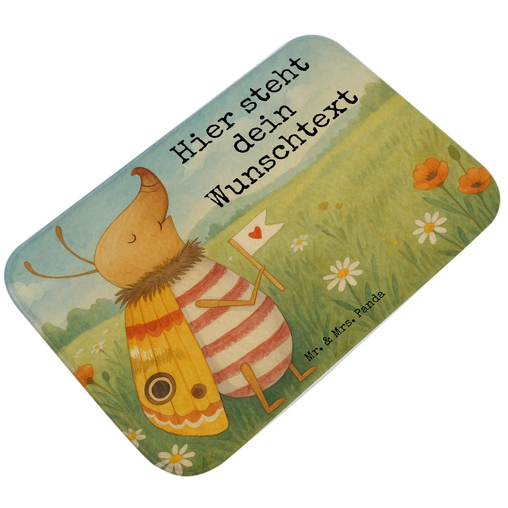 Personalisierte Badematte Nachtfalter Fähnchen Design Bad Fußmatte Personalisiert, Badvorleger Selbst Gestalten, Badvorleger Gemustert Mit Wunschtext, Rechteckiger Badvorleger Mit Namen, Werbegeschenk mit Text, Badvorleger Mit Gravur, Badvorleger Mit Namen, Waschbarer Badvorleger Mit Namen, Badvorleger Vintage Mit Namen, Badezimmer Matte Mit Namen, Badvorleger Für Dusche Mit Wunschtext, Badvorleger Design Mit Gravur, Badvorleger Nachhaltig Mit Namen, Duschvorleger Mit Namen, Badezimmerteppich Personalisiert, Badvorleger Groß Mit Wunschtext, Badmatte Waschbar Mit Wunschtext, Badvorleger Mit Wunschtext, Badematte Rutschfest Mit Namen, Badvorleger Baumwolle Mit Namen, Personaliserter Badvorleger, Badvorleger Schwarz Mit Wunschtext, Teppich Fürs Bad Mit Namen, Weicher Badvorleger Mit Wunschtext, Badteppich Mit Wunschtext, Badvorleger Weiß Mit Namen, Badvorleger Mit Bestickung, Runder Badvorleger Personalisiert, Badvorleger Modern Mit Namen, Badläufer Mit Namen, Badvorleger Für Badewanne Mit Namen, Saugfähiger Badvorleger Mit Wunschtext, Badematte Mit Namen, Webegeschenk mit Firmennamen, Badvorleger Gäste-WC Personalisiert, Rutschfester Badvorleger Mit Namen, Badvorleger Mit Initialen, Badvorleger Klein Mit Namen, Badvorleger Mikrofaser Personalisiert, Badvorleger Klassisch Mit Wunschtext, Badgarnitur Mit Wunschtext, Badematten Set Personalisiert, Badezimmermatte Mit Wunschtext, Tiermotive, Gute Laune, lustige Sprüche, Tiere, Spruch lustig, Nachtfalter, süß, niedlich, Spruch witzig, Was kostet die Welt, Käfer, Küche Deko