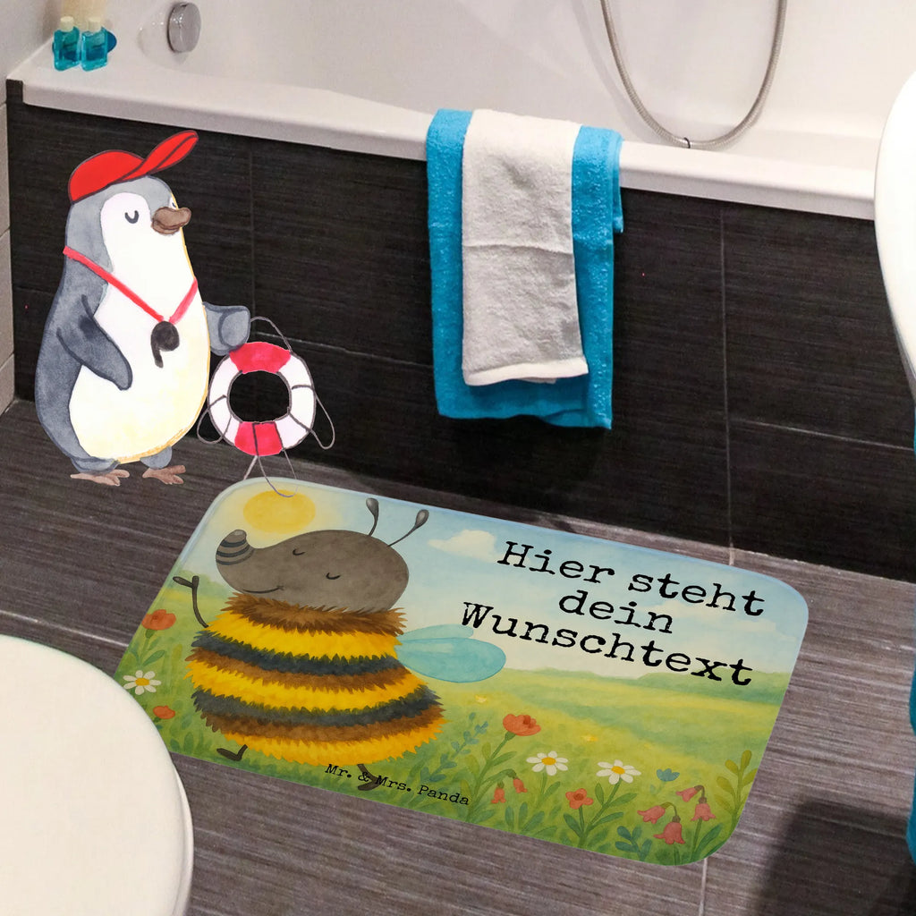 Personalisierte Badematte Hummel flauschig Design Badvorleger Mit Bestickung, Badvorleger Selbst Gestalten, Badläufer Mit Namen, Runder Badvorleger Personalisiert, Badvorleger Schwarz Mit Wunschtext, Badematte Mit Namen, Badezimmer Matte Mit Namen, Teppich Fürs Bad Mit Namen, Bad Fußmatte Personalisiert, Weicher Badvorleger Mit Wunschtext, Badvorleger Für Badewanne Mit Namen, Badvorleger Mit Gravur, Rutschfester Badvorleger Mit Namen, Duschvorleger Mit Namen, Saugfähiger Badvorleger Mit Wunschtext, Badvorleger Modern Mit Namen, Badmatte Waschbar Mit Wunschtext, Badvorleger Klassisch Mit Wunschtext, Badvorleger Nachhaltig Mit Namen, Badvorleger Mit Wunschtext, Werbegeschenk mit Text, Rechteckiger Badvorleger Mit Namen, Badezimmerteppich Personalisiert, Badematten Set Personalisiert, Badvorleger Vintage Mit Namen, Waschbarer Badvorleger Mit Namen, Badvorleger Für Dusche Mit Wunschtext, Badvorleger Design Mit Gravur, Badematte Rutschfest Mit Namen, Badteppich Mit Wunschtext, Badvorleger Klein Mit Namen, Badvorleger Gäste-WC Personalisiert, Badvorleger Mikrofaser Personalisiert, Badvorleger Baumwolle Mit Namen, Badvorleger Weiß Mit Namen, Badvorleger Gemustert Mit Wunschtext, Badvorleger Mit Initialen, Badgarnitur Mit Wunschtext, Badvorleger Groß Mit Wunschtext, Badvorleger Mit Namen, Personaliserter Badvorleger, Webegeschenk mit Firmennamen, Badezimmermatte Mit Wunschtext, Tiermotive, Gute Laune, lustige Sprüche, Tiere, Flauschig, Biene, Hummel, Blume, Natur