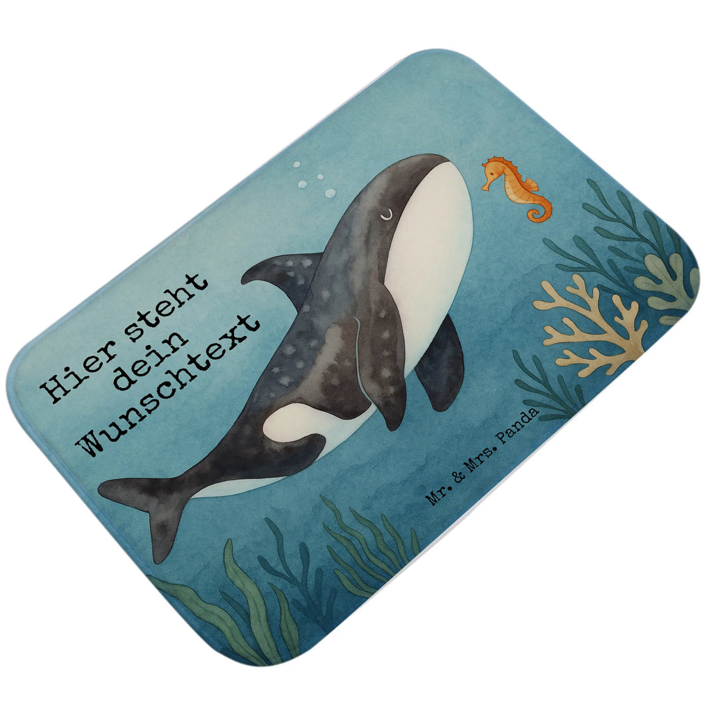 Personalisierte Badematte Orca Design Badvorleger Weiß Mit Namen, Badvorleger Design Mit Gravur, Badezimmermatte Mit Wunschtext, Badvorleger Mit Bestickung, Badmatte Waschbar Mit Wunschtext, Rutschfester Badvorleger Mit Namen, Badematte Mit Namen, Badvorleger Nachhaltig Mit Namen, Saugfähiger Badvorleger Mit Wunschtext, Badvorleger Baumwolle Mit Namen, Duschvorleger Mit Namen, Badvorleger Selbst Gestalten, Personaliserter Badvorleger, Rechteckiger Badvorleger Mit Namen, Badvorleger Modern Mit Namen, Badvorleger Gemustert Mit Wunschtext, Werbegeschenk mit Text, Badezimmerteppich Personalisiert, Webegeschenk mit Firmennamen, Badematte Rutschfest Mit Namen, Badvorleger Für Badewanne Mit Namen, Badvorleger Gäste-WC Personalisiert, Runder Badvorleger Personalisiert, Badvorleger Schwarz Mit Wunschtext, Badezimmer Matte Mit Namen, Badvorleger Groß Mit Wunschtext, Badläufer Mit Namen, Waschbarer Badvorleger Mit Namen, Weicher Badvorleger Mit Wunschtext, Badteppich Mit Wunschtext, Badvorleger Vintage Mit Namen, Badgarnitur Mit Wunschtext, Badvorleger Klassisch Mit Wunschtext, Badvorleger Für Dusche Mit Wunschtext, Badvorleger Mit Wunschtext, Badvorleger Mit Initialen, Badvorleger Klein Mit Namen, Badvorleger Mit Namen, Bad Fußmatte Personalisiert, Badvorleger Mikrofaser Personalisiert, Badvorleger Mit Gravur, Badematten Set Personalisiert, Teppich Fürs Bad Mit Namen, Meerestiere, Meer, Urlaub, Möglichkeiten, Selbstliebe, Orcas, Büro, Neustart, Motivation, Orca, Arbeit, Wal, Killerwal, Startup