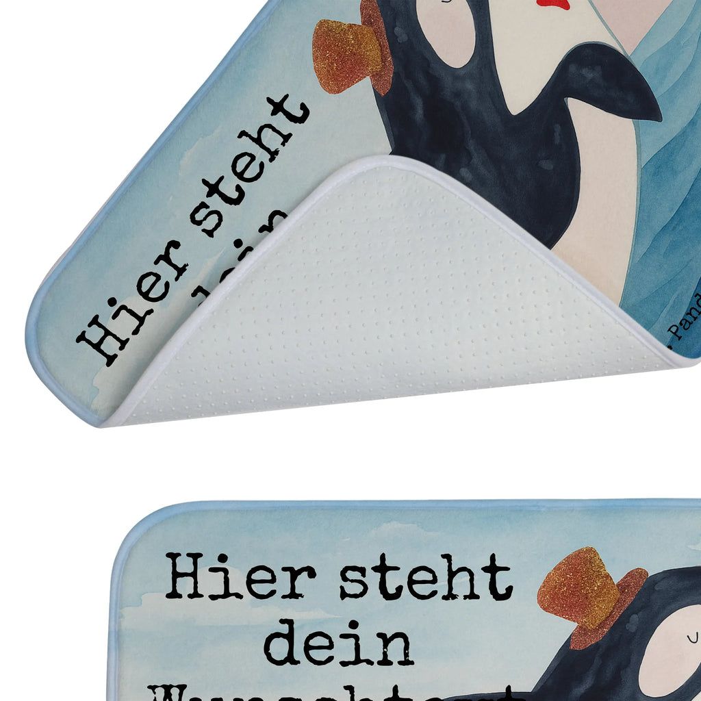 Personalisierte Badematte Orca Zylinder Design Badvorleger Baumwolle Mit Namen, Badmatte Waschbar Mit Wunschtext, Badvorleger Mit Gravur, Badvorleger Mit Namen, Saugfähiger Badvorleger Mit Wunschtext, Badezimmermatte Mit Wunschtext, Badezimmer Matte Mit Namen, Badvorleger Schwarz Mit Wunschtext, Badvorleger Gäste-WC Personalisiert, Personaliserter Badvorleger, Badvorleger Gemustert Mit Wunschtext, Badteppich Mit Wunschtext, Badvorleger Vintage Mit Namen, Teppich Fürs Bad Mit Namen, Duschvorleger Mit Namen, Badvorleger Mikrofaser Personalisiert, Badematte Rutschfest Mit Namen, Webegeschenk mit Firmennamen, Badvorleger Design Mit Gravur, Badvorleger Groß Mit Wunschtext, Badvorleger Für Dusche Mit Wunschtext, Bad Fußmatte Personalisiert, Badgarnitur Mit Wunschtext, Badematten Set Personalisiert, Badvorleger Nachhaltig Mit Namen, Badvorleger Selbst Gestalten, Badvorleger Für Badewanne Mit Namen, Badezimmerteppich Personalisiert, Badvorleger Mit Bestickung, Badläufer Mit Namen, Badematte Mit Namen, Badvorleger Weiß Mit Namen, Rutschfester Badvorleger Mit Namen, Badvorleger Klassisch Mit Wunschtext, Badvorleger Modern Mit Namen, Badvorleger Mit Initialen, Waschbarer Badvorleger Mit Namen, Weicher Badvorleger Mit Wunschtext, Badvorleger Klein Mit Namen, Rechteckiger Badvorleger Mit Namen, Runder Badvorleger Personalisiert, Werbegeschenk mit Text, Badvorleger Mit Wunschtext, Meerestiere, Meer, Urlaub, Orca, Konfetti, Fest, Fete, Glitter, Glitzer, Geburtstag, Feier, Glückwunsch, Narwal