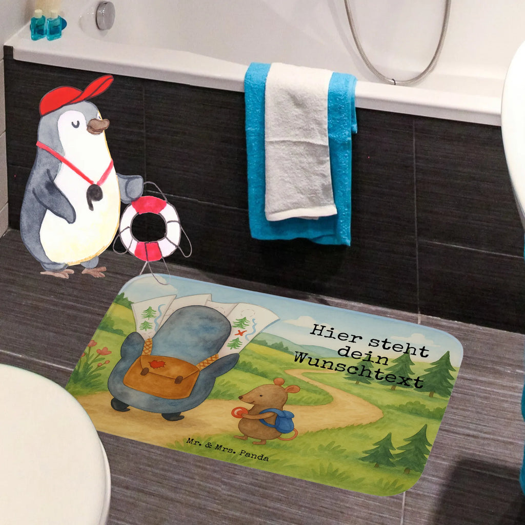 Personalisierte Badematte Pinguin & Maus Wanderer Design Bad Fußmatte Personalisiert, Duschvorleger Mit Namen, Badematte Mit Namen, Badteppich Mit Wunschtext, Waschbarer Badvorleger Mit Namen, Badmatte Waschbar Mit Wunschtext, Werbegeschenk mit Text, Badgarnitur Mit Wunschtext, Runder Badvorleger Personalisiert, Rechteckiger Badvorleger Mit Namen, Badvorleger Klassisch Mit Wunschtext, Badvorleger Selbst Gestalten, Weicher Badvorleger Mit Wunschtext, Badvorleger Mit Wunschtext, Badvorleger Design Mit Gravur, Badvorleger Für Dusche Mit Wunschtext, Badematten Set Personalisiert, Badvorleger Gemustert Mit Wunschtext, Badvorleger Mit Namen, Badvorleger Klein Mit Namen, Badezimmermatte Mit Wunschtext, Badvorleger Modern Mit Namen, Badezimmerteppich Personalisiert, Webegeschenk mit Firmennamen, Badvorleger Nachhaltig Mit Namen, Badvorleger Vintage Mit Namen, Rutschfester Badvorleger Mit Namen, Badläufer Mit Namen, Badvorleger Baumwolle Mit Namen, Badvorleger Mikrofaser Personalisiert, Badvorleger Weiß Mit Namen, Badvorleger Groß Mit Wunschtext, Badvorleger Mit Gravur, Badvorleger Mit Initialen, Badematte Rutschfest Mit Namen, Personaliserter Badvorleger, Badvorleger Schwarz Mit Wunschtext, Badvorleger Gäste-WC Personalisiert, Saugfähiger Badvorleger Mit Wunschtext, Teppich Fürs Bad Mit Namen, Badvorleger Für Badewanne Mit Namen, Badezimmer Matte Mit Namen, Badvorleger Mit Bestickung, Pinguin, Roadtrip, Wanderlust, Pinguine, Abenteurer, wandern, Ausflug, Abenteuer