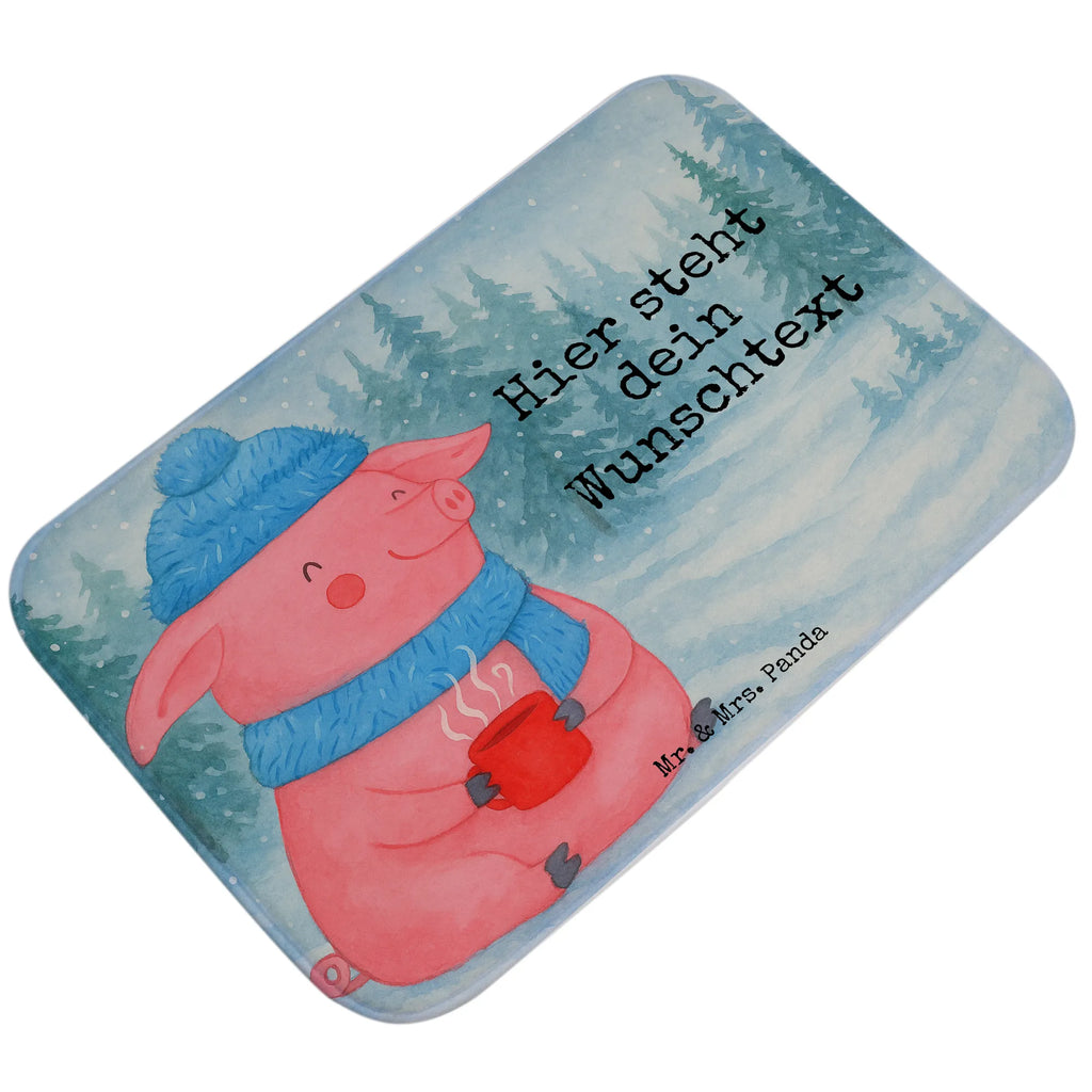 Personalisierte Badematte Schwein Glühwein Design Badvorleger Mit Bestickung, Badvorleger Design Mit Gravur, Badezimmerteppich Personalisiert, Badvorleger Mit Wunschtext, Badgarnitur Mit Wunschtext, Duschvorleger Mit Namen, Badvorleger Mit Initialen, Werbegeschenk mit Text, Saugfähiger Badvorleger Mit Wunschtext, Teppich Fürs Bad Mit Namen, Badvorleger Für Dusche Mit Wunschtext, Badläufer Mit Namen, Bad Fußmatte Personalisiert, Personaliserter Badvorleger, Badvorleger Schwarz Mit Wunschtext, Rutschfester Badvorleger Mit Namen, Weicher Badvorleger Mit Wunschtext, Badvorleger Baumwolle Mit Namen, Waschbarer Badvorleger Mit Namen, Badvorleger Modern Mit Namen, Badvorleger Selbst Gestalten, Badematte Mit Namen, Badvorleger Gäste-WC Personalisiert, Runder Badvorleger Personalisiert, Rechteckiger Badvorleger Mit Namen, Badematten Set Personalisiert, Badmatte Waschbar Mit Wunschtext, Badezimmer Matte Mit Namen, Badvorleger Klassisch Mit Wunschtext, Badvorleger Mit Gravur, Badvorleger Nachhaltig Mit Namen, Badvorleger Mikrofaser Personalisiert, Badezimmermatte Mit Wunschtext, Badvorleger Klein Mit Namen, Badteppich Mit Wunschtext, Badematte Rutschfest Mit Namen, Webegeschenk mit Firmennamen, Badvorleger Gemustert Mit Wunschtext, Badvorleger Mit Namen, Badvorleger Weiß Mit Namen, Badvorleger Vintage Mit Namen, Badvorleger Groß Mit Wunschtext, Badvorleger Für Badewanne Mit Namen, Winter, Weihnachten, Weihnachtsdeko, Nikolaus, Advent, Heiligabend, Wintermotiv, Glühschwein, Punsch, Glühwein, Weihnachtsmarkt
