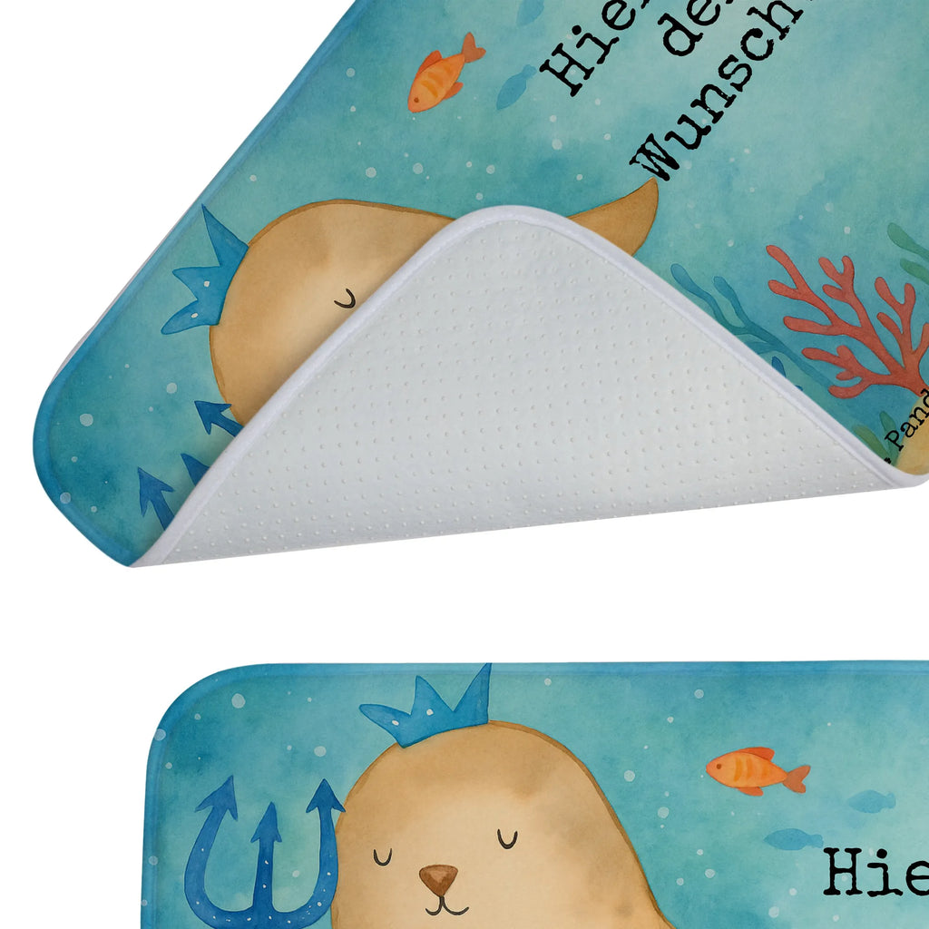 Personalisierte Badematte Sternzeichen Wassermann Design Badezimmer Matte Mit Namen, Badvorleger Baumwolle Mit Namen, Personaliserter Badvorleger, Duschvorleger Mit Namen, Badvorleger Design Mit Gravur, Badvorleger Gemustert Mit Wunschtext, Badvorleger Klassisch Mit Wunschtext, Saugfähiger Badvorleger Mit Wunschtext, Weicher Badvorleger Mit Wunschtext, Badvorleger Mikrofaser Personalisiert, Badvorleger Mit Bestickung, Badvorleger Weiß Mit Namen, Badvorleger Für Badewanne Mit Namen, Badematte Rutschfest Mit Namen, Bad Fußmatte Personalisiert, Badematte Mit Namen, Badvorleger Für Dusche Mit Wunschtext, Badmatte Waschbar Mit Wunschtext, Werbegeschenk mit Text, Badvorleger Mit Wunschtext, Badvorleger Schwarz Mit Wunschtext, Badgarnitur Mit Wunschtext, Badvorleger Groß Mit Wunschtext, Waschbarer Badvorleger Mit Namen, Badezimmerteppich Personalisiert, Badvorleger Klein Mit Namen, Badezimmermatte Mit Wunschtext, Badvorleger Selbst Gestalten, Badvorleger Modern Mit Namen, Badematten Set Personalisiert, Rechteckiger Badvorleger Mit Namen, Badvorleger Mit Initialen, Badvorleger Nachhaltig Mit Namen, Teppich Fürs Bad Mit Namen, Badläufer Mit Namen, Badvorleger Mit Gravur, Badvorleger Gäste-WC Personalisiert, Runder Badvorleger Personalisiert, Badteppich Mit Wunschtext, Badvorleger Vintage Mit Namen, Badvorleger Mit Namen, Webegeschenk mit Firmennamen, Rutschfester Badvorleger Mit Namen, Tierkreiszeichen, Sternzeichen, Horoskop, Astrologie, Aszendent, Geschenk Februar, Wassermann Sternzeichen, Geburtstag Februar, Meer Geschenk, Geburtstag Januar, Geschenk Januar, Meermann, Nix, Wassermann Geschenk