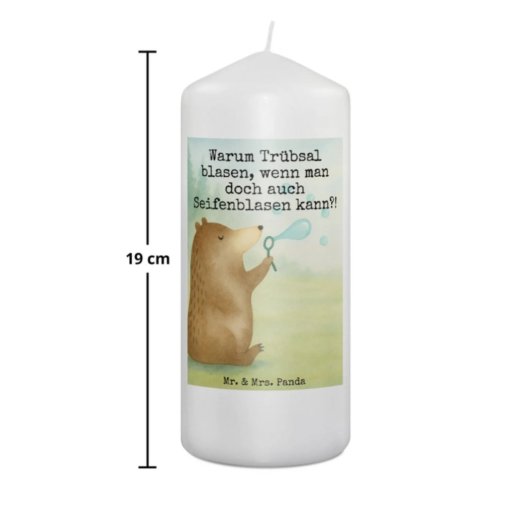 Kerze Bär Seifenblasen Design Tafelkerze, Handgegossene Kerze, Handgemachte Kerze, Kerze Mit Prägung, Blockkerze, Andachtskerze, Trauerkerze, Kerze Für Hochzeit, Kerze Für Taufe, Kerze Mit Namensgravur, Grabkerze, Kerze Mit Motiv, Kerze Mit Duft, Kerze Für Ostern, Metall-Kerze, Kerze Mit Spruch, Grablicht, Stumpenkerze, Fair-Trade-Kerze, Kerze Für Weihnachten, Kerze Ohne Duft, Kerze Mit Gravur, Kerze Für Kommunion, Stabkerze, Laternenkerze, Votivkerze, Kerze, Teelicht, Glas-Kerze, Kerze Für Advent, Gartenkerze, Kerze Für Geburtstag, Tischkerze, Kerze Mit Fotoeinleger, Stumpenkerzen-Set, Kerze Für Firmung, Sojawachskerze, Outdoor-Kerze, Gedenkkerze, Dinnerkerzenpaar, Stearin­kerze, Dinnerkerze, Duftkerze, Kerze Als Gastgeschenk, Streukerze, Bio-Kerze, Bär, Teddy, Teddybär, Seifenblasen Bär Lustig Sein Glücklich Traurig Happy