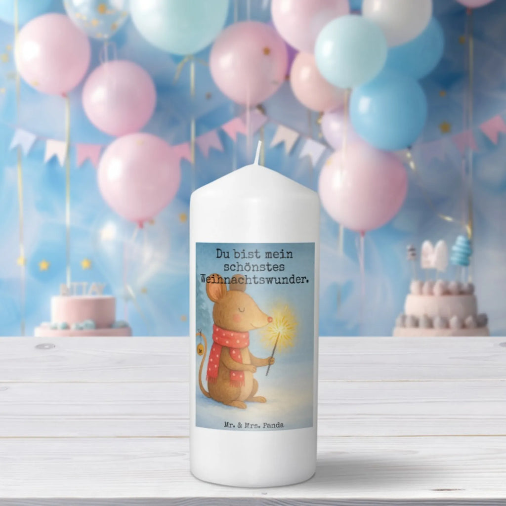 Kerze Maus Weihnachten Design Dekokerze, Osterkerze, Stumpenkerze, Dinnerkerze, Tischkerze, Kommunionskerze, Geburtskerze, Erinnerungskerze, Adventskerze, Tafelkerze, Zylinderkerze, Kerze Mit Spruch, Bedruckte Kerze, Dekorative Kerze, Schmuckkerze, Wunschkerze, Gartenkerze, Weihnachtskerze, Grosse Kerze, Erinnerungslicht, Handgemachte Kerze, Geburtstagskerze, Wachskerze, Laternenkerze, Hochzeitskerze, Blockkerze, Kerze Mit Motiv, Advent, Weihnachten, Nikolaus, Wintermotiv, Weihnachtsdeko, Heiligabend, Winter, Frohe Weihnachten, Weihnachtsmotiv, Mäuschen, Weihnachtsgruß, Weihnachtswunder, Maus