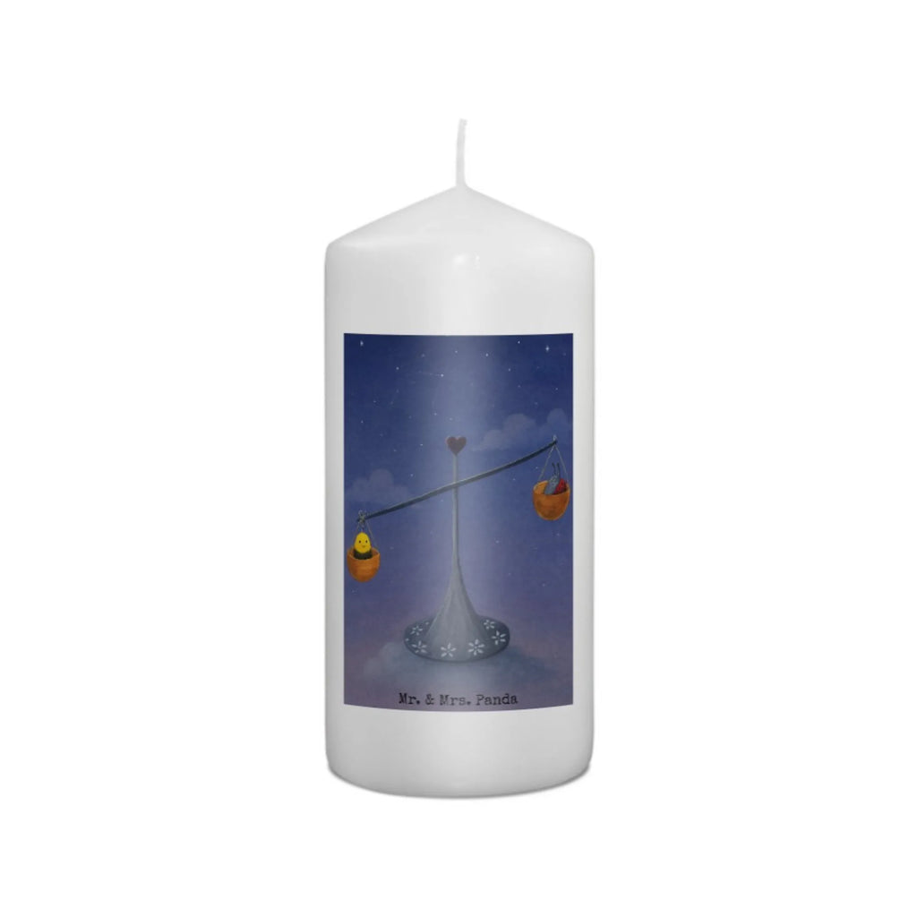 Candle Star sign Scale Design Kerze Für Firmung, Kerze Mit Namensgravur, Sojawachskerze, Tafelkerze, Kerze Mit Duft, Laternenkerze, Dinnerkerzenpaar, Andachtskerze, Stumpenkerzen-Set, Kerze Für Taufe, Kerze Ohne Duft, Fair-Trade-Kerze, Streukerze, Stearin­kerze, Kerze Mit Fotoeinleger, Bio-Kerze, Kerze, Duftkerze, Kerze Mit Prägung, Votivkerze, Handgemachte Kerze, Metall-Kerze, Kerze Mit Spruch, Kerze Für Hochzeit, Kerze Für Weihnachten, Grablicht, Handgegossene Kerze, Stabkerze, Kerze Für Kommunion, Kerze Mit Motiv, Tischkerze, Gedenkkerze, Dinnerkerze, Glas-Kerze, Outdoor-Kerze, Kerze Für Geburtstag, Kerze Als Gastgeschenk, Kerze Für Ostern, Blockkerze, Kerze Für Advent, Teelicht, Stumpenkerze, Kerze Mit Gravur, Grabkerze, Gartenkerze, Trauerkerze, Tierkreiszeichen, Sternzeichen, Horoskop, Astrologie, Aszendent, Geburtstag Oktober, Biene, Hummel, Marienkäfer, Geschenk September, Gleichgewicht, Waage, Geburtstag September, Waage Geschenk, Geschenk Oktober, Waage Sternzeichen