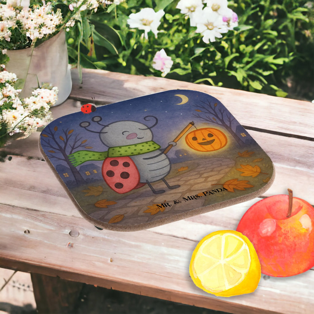 Flaschenuntersetzer Smörle Laterne Design Untersetzer aus Holz, Untersetzer Gläser, Untersetzer Design, Untersetzer Holz, Holzuntersetzer, Untersetzer, Tassen Untersetzer, Glasuntersetzer, Korkuntersetzer, Getränkeuntersetzer, Untersetzer für Gläser, Bierdeckel, Halloween, Deko, Martinssingen, Dekoration, Geschenke, Schenken, Herbst, Marienkäfer, Laterne