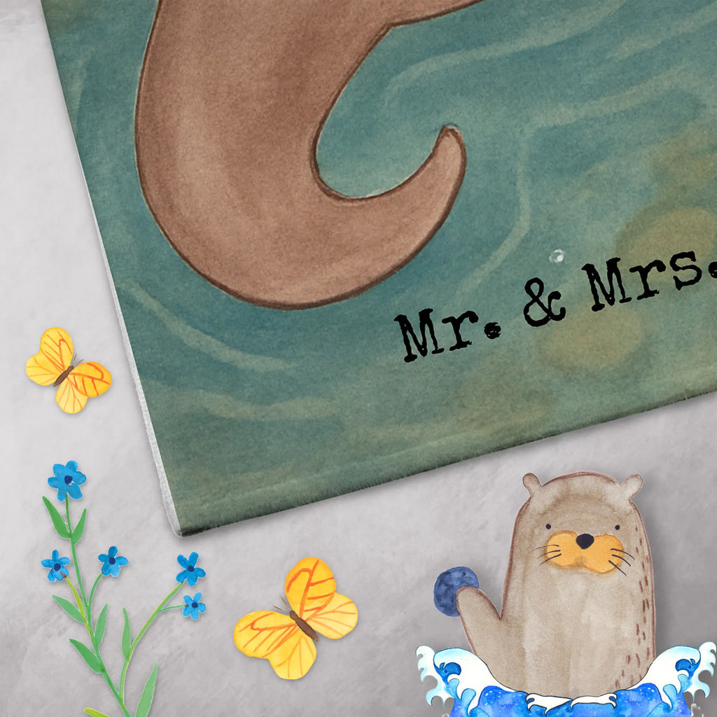 Guest towel otter Embrace Design 50 x 30, Guest towel, guest towels, hand towels, towel, otter, marten, sea otter, European otter, water mammal, aquatic animal, baby otter, predator, water, otter gifts, animal lover, gift ideas for animal lovers, animal, mammal, water animal, gifts for people in love, Otter Sea Otter Lake Otter