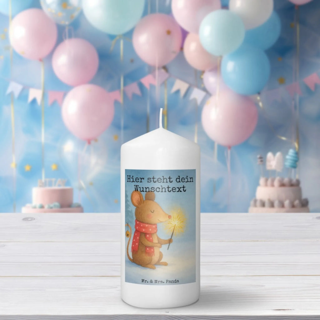 Personalisierte Kerze Maus Weihnachten Design Kerze Für Geburtstag Mit Wunschname, Handgemachte Kerze Mit Wunschname, Gastgeschenk Kerze Mit Namen, Kerze Mit Namen, Adventskerze Mit Wunschname, Kommunionkerze Mit Namen, Gedenkkerze Mit Namen, Kerze Für Hochzeit Mit Namensgravur, Handgegossene Kerze Mit Namen, Sojawachskerze Mit Namensdruck, Bienenwachskerze Mit Wunschname, Schwimmkerze Mit Namen, Glas-Kerze Mit Wunschname, Tischkerze Mit Namensdruck, Votivkerze Mit Wunschname, Kerzen-Set Mit Namensgravur, Stearinkerze Mit Gravur, Stabkerze Mit Gravur, Stumpenkerze Mit Namensgravur, Holz-Kerze Mit Namen, Andachtskerze Mit Namensgravur, Grabkerze Mit Namensgravur, Taufekerze Mit Namensgravur, Laternenkerze Mit Namensdruck, Outdoor-Kerze Mit Namensgravur, Duftkerze Mit Namen, Tafelkerze Mit Wunschname, Blockkerze Mit Namensdruck, LED-Kerze Mit Wunschname, Metall-Kerze Mit Namensgravur, Gartenkerze Mit Namen, Weihnachtskerze Mit Namensgravur, Personalisierte Kerze, Bio-Kerze Mit Wunschname, Streukerze Mit Namensdruck, Kerze Mit Spruch Und Namen, Kerze Mit Prägung Und Wunschname, Fair-Trade-Kerze Mit Namensgravur, Trauerkerze Mit Namen, Osterkerze Mit Namen, Teelicht Mit Namensdruck, Firmungskerze Mit Wunschname, Winter, Weihnachten, Weihnachtsdeko, Nikolaus, Advent, Heiligabend, Wintermotiv, Weihnachtsmotiv, Weihnachtsgruß, Mäuschen, Maus, Frohe Weihnachten, Weihnachtswunder