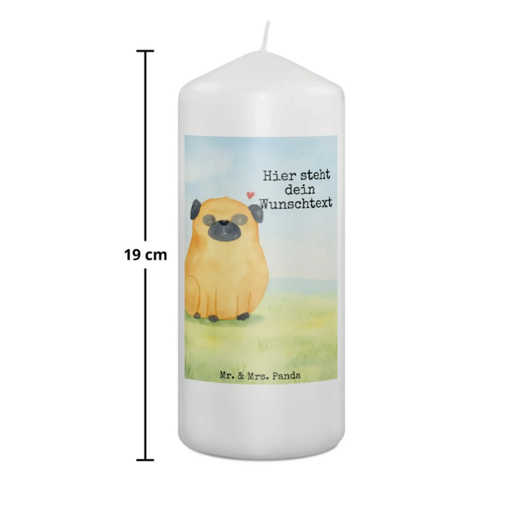 Personalised candle Pug Design Gartenkerze Mit Namen, Glas-Kerze Mit Wunschname, Handgegossene Kerze Mit Namen, Gastgeschenk Kerze Mit Namen, Grabkerze Mit Namensgravur, Kommunionkerze Mit Namen, Kerze Für Geburtstag Mit Wunschname, Streukerze Mit Namensdruck, Taufekerze Mit Namensgravur, Kerzen-Set Mit Namensgravur, Bienenwachskerze Mit Wunschname, Tafelkerze Mit Wunschname, Metall-Kerze Mit Namensgravur, Stabkerze Mit Gravur, Kerze Für Hochzeit Mit Namensgravur, Trauerkerze Mit Namen, Kerze Mit Prägung Und Wunschname, Teelicht Mit Namensdruck, Gedenkkerze Mit Namen, Kerze Mit Spruch Und Namen, Firmungskerze Mit Wunschname, Fair-Trade-Kerze Mit Namensgravur, Weihnachtskerze Mit Namensgravur, Adventskerze Mit Wunschname, LED-Kerze Mit Wunschname, Duftkerze Mit Namen, Tischkerze Mit Namensdruck, Sojawachskerze Mit Namensdruck, Outdoor-Kerze Mit Namensgravur, Laternenkerze Mit Namensdruck, Blockkerze Mit Namensdruck, Personalisierte Kerze, Schwimmkerze Mit Namen, Stearinkerze Mit Gravur, Votivkerze Mit Wunschname, Kerze Mit Namen, Holz-Kerze Mit Namen, Handgemachte Kerze Mit Wunschname, Osterkerze Mit Namen, Andachtskerze Mit Namensgravur, Stumpenkerze Mit Namensgravur, Bio-Kerze Mit Wunschname, Hund, Hundemotiv, Haustier, Hunderasse, Tierliebhaber, Hundebesitzer, Sprüche, Hundeliebe, Mops, Liebe