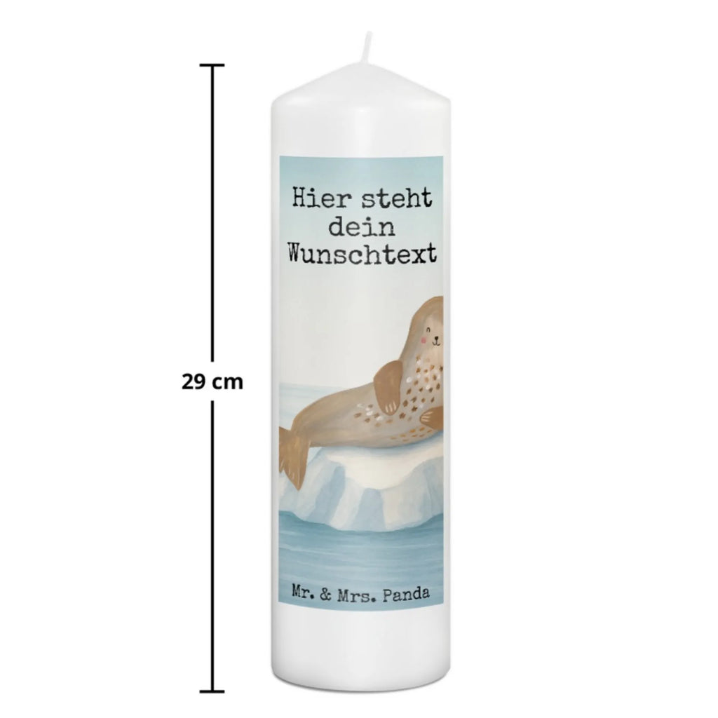 Personalisierte Kerze Robbe Lachen Design Tischkerze Mit Namensdruck, Streukerze Mit Namensdruck, Holz-Kerze Mit Namen, Bio-Kerze Mit Wunschname, Metall-Kerze Mit Namensgravur, Schwimmkerze Mit Namen, Handgegossene Kerze Mit Namen, Duftkerze Mit Namen, Votivkerze Mit Wunschname, Stabkerze Mit Gravur, Adventskerze Mit Wunschname, Laternenkerze Mit Namensdruck, Trauerkerze Mit Namen, Fair-Trade-Kerze Mit Namensgravur, Kerze Für Hochzeit Mit Namensgravur, Kerze Mit Namen, Kerze Mit Spruch Und Namen, Blockkerze Mit Namensdruck, Weihnachtskerze Mit Namensgravur, Andachtskerze Mit Namensgravur, Gartenkerze Mit Namen, Personalisierte Kerze, Bienenwachskerze Mit Wunschname, Osterkerze Mit Namen, Kommunionkerze Mit Namen, Kerze Mit Prägung Und Wunschname, Outdoor-Kerze Mit Namensgravur, Stearinkerze Mit Gravur, Tafelkerze Mit Wunschname, LED-Kerze Mit Wunschname, Grabkerze Mit Namensgravur, Kerze Für Geburtstag Mit Wunschname, Kerzen-Set Mit Namensgravur, Gedenkkerze Mit Namen, Handgemachte Kerze Mit Wunschname, Sojawachskerze Mit Namensdruck, Firmungskerze Mit Wunschname, Gastgeschenk Kerze Mit Namen, Glas-Kerze Mit Wunschname, Teelicht Mit Namensdruck, Stumpenkerze Mit Namensgravur, Taufekerze Mit Namensgravur, Tiermotive, Gute Laune, lustige Sprüche, Tiere, Strand, Meerestier, Seehund, Robben, Ostsee, Robbe, Nordsee