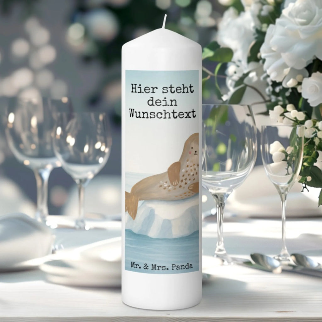 Personalisierte Kerze Robbe Lachen Design Tischkerze Mit Namensdruck, Streukerze Mit Namensdruck, Holz-Kerze Mit Namen, Bio-Kerze Mit Wunschname, Metall-Kerze Mit Namensgravur, Schwimmkerze Mit Namen, Handgegossene Kerze Mit Namen, Duftkerze Mit Namen, Votivkerze Mit Wunschname, Stabkerze Mit Gravur, Adventskerze Mit Wunschname, Laternenkerze Mit Namensdruck, Trauerkerze Mit Namen, Fair-Trade-Kerze Mit Namensgravur, Kerze Für Hochzeit Mit Namensgravur, Kerze Mit Namen, Kerze Mit Spruch Und Namen, Blockkerze Mit Namensdruck, Weihnachtskerze Mit Namensgravur, Andachtskerze Mit Namensgravur, Gartenkerze Mit Namen, Personalisierte Kerze, Bienenwachskerze Mit Wunschname, Osterkerze Mit Namen, Kommunionkerze Mit Namen, Kerze Mit Prägung Und Wunschname, Outdoor-Kerze Mit Namensgravur, Stearinkerze Mit Gravur, Tafelkerze Mit Wunschname, LED-Kerze Mit Wunschname, Grabkerze Mit Namensgravur, Kerze Für Geburtstag Mit Wunschname, Kerzen-Set Mit Namensgravur, Gedenkkerze Mit Namen, Handgemachte Kerze Mit Wunschname, Sojawachskerze Mit Namensdruck, Firmungskerze Mit Wunschname, Gastgeschenk Kerze Mit Namen, Glas-Kerze Mit Wunschname, Teelicht Mit Namensdruck, Stumpenkerze Mit Namensgravur, Taufekerze Mit Namensgravur, Tiermotive, Gute Laune, lustige Sprüche, Tiere, Strand, Meerestier, Seehund, Robben, Ostsee, Robbe, Nordsee