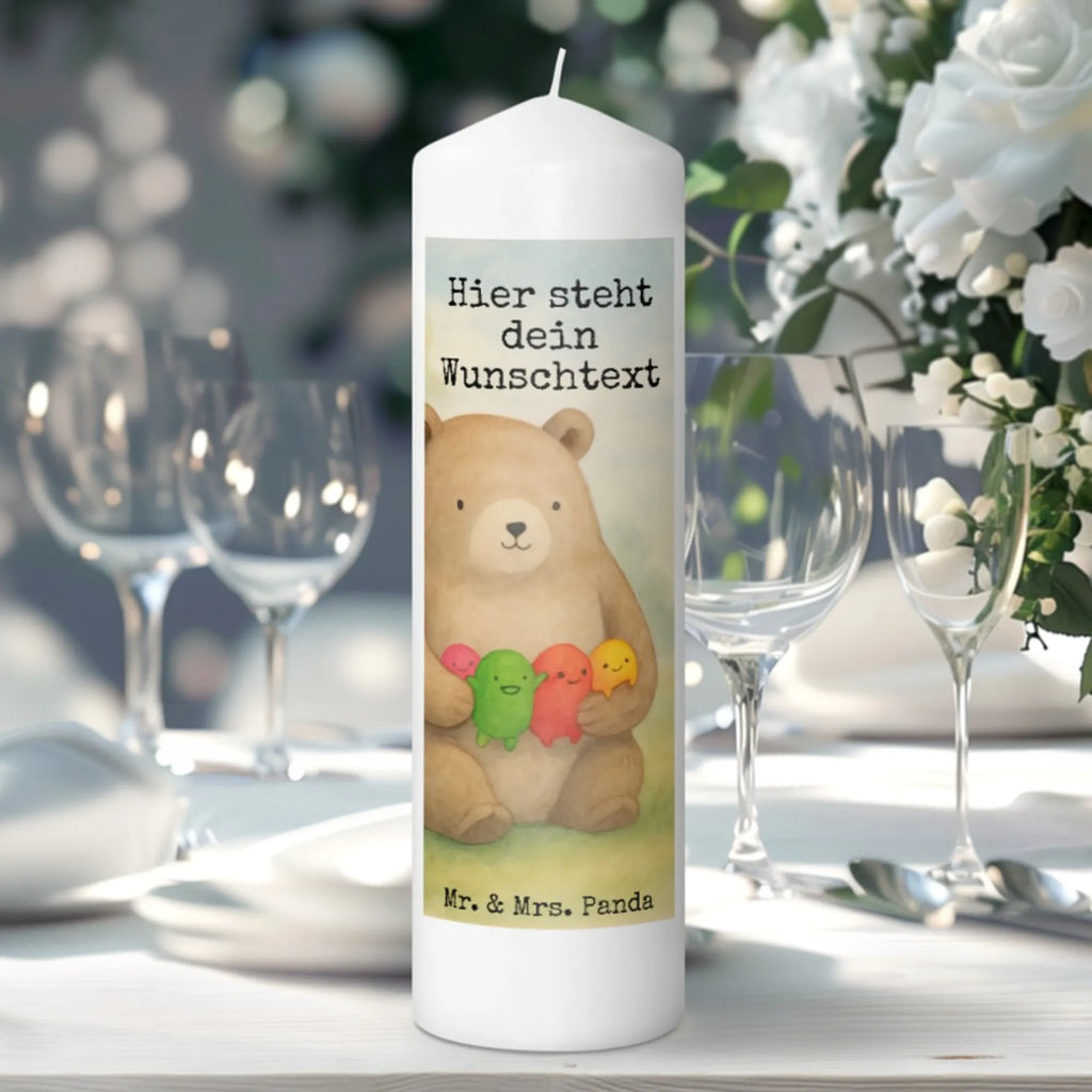 Personalisierte Kerze Bär Gefühl Design Andachtskerze Mit Namensgravur, Teelicht Mit Namensdruck, Bio-Kerze Mit Wunschname, Kerze Mit Spruch Und Namen, Bienenwachskerze Mit Wunschname, Sojawachskerze Mit Namensdruck, Outdoor-Kerze Mit Namensgravur, Votivkerze Mit Wunschname, Kerze Für Hochzeit Mit Namensgravur, Firmungskerze Mit Wunschname, Kerze Mit Namen, LED-Kerze Mit Wunschname, Stearinkerze Mit Gravur, Weihnachtskerze Mit Namensgravur, Stabkerze Mit Gravur, Glas-Kerze Mit Wunschname, Handgemachte Kerze Mit Wunschname, Gedenkkerze Mit Namen, Holz-Kerze Mit Namen, Fair-Trade-Kerze Mit Namensgravur, Kerzen-Set Mit Namensgravur, Stumpenkerze Mit Namensgravur, Duftkerze Mit Namen, Trauerkerze Mit Namen, Osterkerze Mit Namen, Grabkerze Mit Namensgravur, Schwimmkerze Mit Namen, Gastgeschenk Kerze Mit Namen, Kerze Mit Prägung Und Wunschname, Gartenkerze Mit Namen, Metall-Kerze Mit Namensgravur, Laternenkerze Mit Namensdruck, Tafelkerze Mit Wunschname, Handgegossene Kerze Mit Namen, Personalisierte Kerze, Tischkerze Mit Namensdruck, Kerze Für Geburtstag Mit Wunschname, Taufekerze Mit Namensgravur, Kommunionkerze Mit Namen, Blockkerze Mit Namensdruck, Streukerze Mit Namensdruck, Adventskerze Mit Wunschname, Bär, Teddy, Teddybär, Wahnsinn, Verrückt, Durchgedreht
