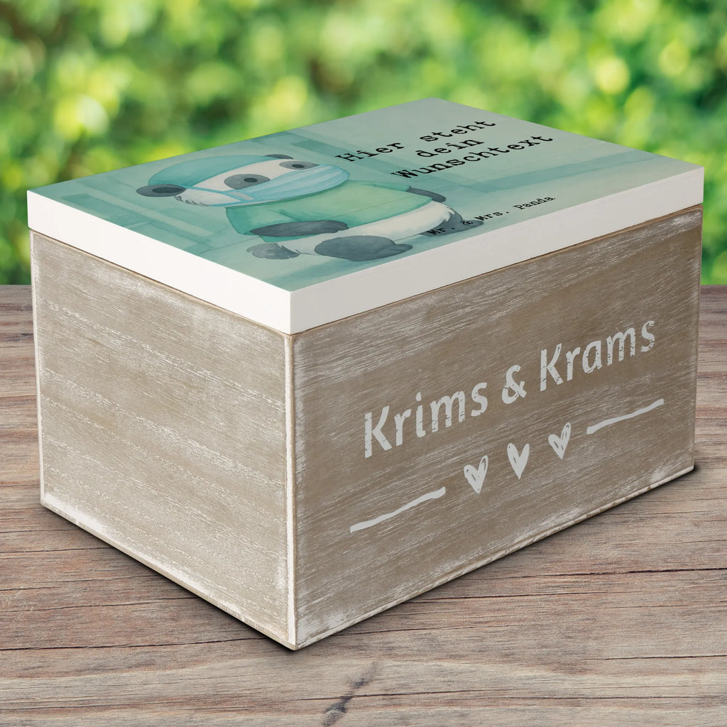 Personalizowane drewniane pudełko chirurg pasja Design GEschenkdose personalisiert, Kiste Personalisiert, Schatzkiste Personalisiert, Schatulle Personalisiert, Erinnerungskiste Personalisiert, Truhe mit Namen, Holzkiste mit Namen, Erinnerungskiste, Kiste mit Namen, mit Namen, Aufbewahrungsbox mit Namen, Erinnerungsbox Personalisiert, Aufbewahrungsbox Personalisiert, Holzkiste Personalisiert, Dekokiste mit Namen, Geschenkbox personalisiert, Truhe Personalisiert, Schatulle mit Namen, Schatzkiste mit Namen, Erinnerungsbox mit Namen, Dekokiste Personalisiert, Beruf, Ausbildung, Jubiläum, Abschied, Rente, Kollege, Kollegin, Geschenk, Schenken, Arbeitskollege, Mitarbeiter, Firma, Danke, Dankeschön, Krankenhaus, Notfallchirurg, Arzt, Chirurg, Unfallchirurg, Mediziner