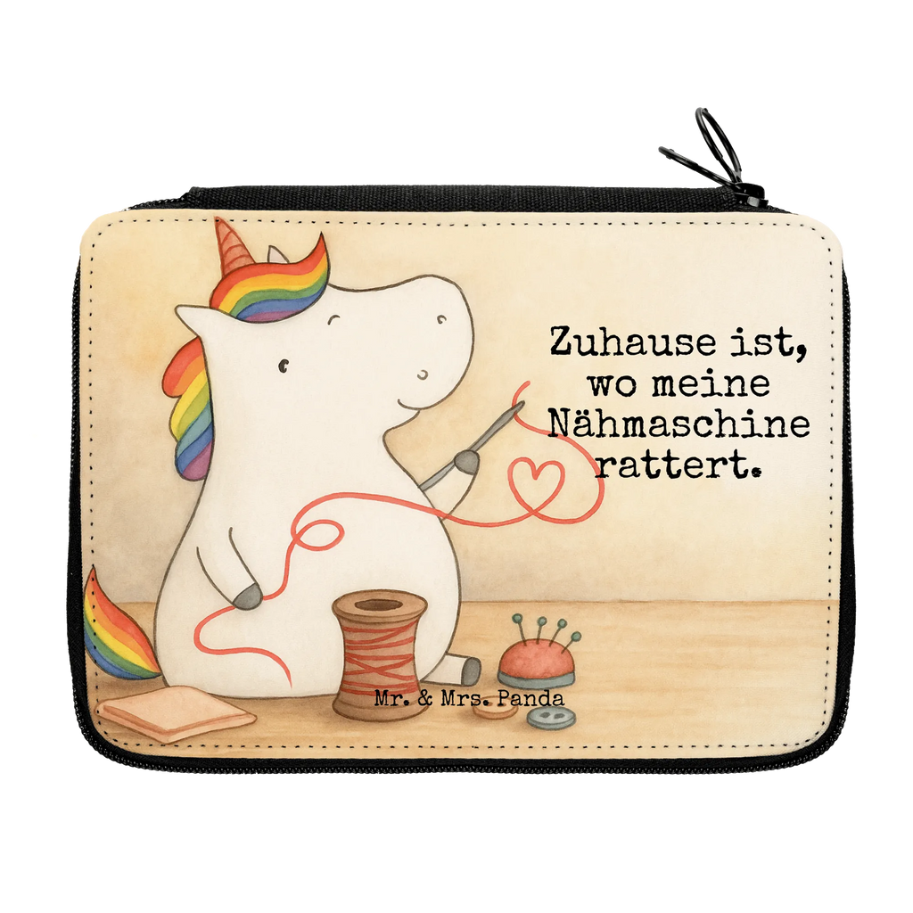 Federmappe Einhorn Näherin Design Federmappe, Stiftetasche, Stifte Etui, Schule, Einschulung, Geschenk, Kind, Schüler, Schülerin, Stifterolle, Federmäppchen, Motiv, Grundschule, Federmäppchen bedruckt, Büro Stifte Etui, Bestückte Federmappe, Kinder Federmappe, Federmappe Einschulung, Einhorn, Einhörner, Einhorn Deko, Unicorn, Näherin, nähen, Mädchen, Freundin, Häkeln, Stricken, basteln, Nähzimmer