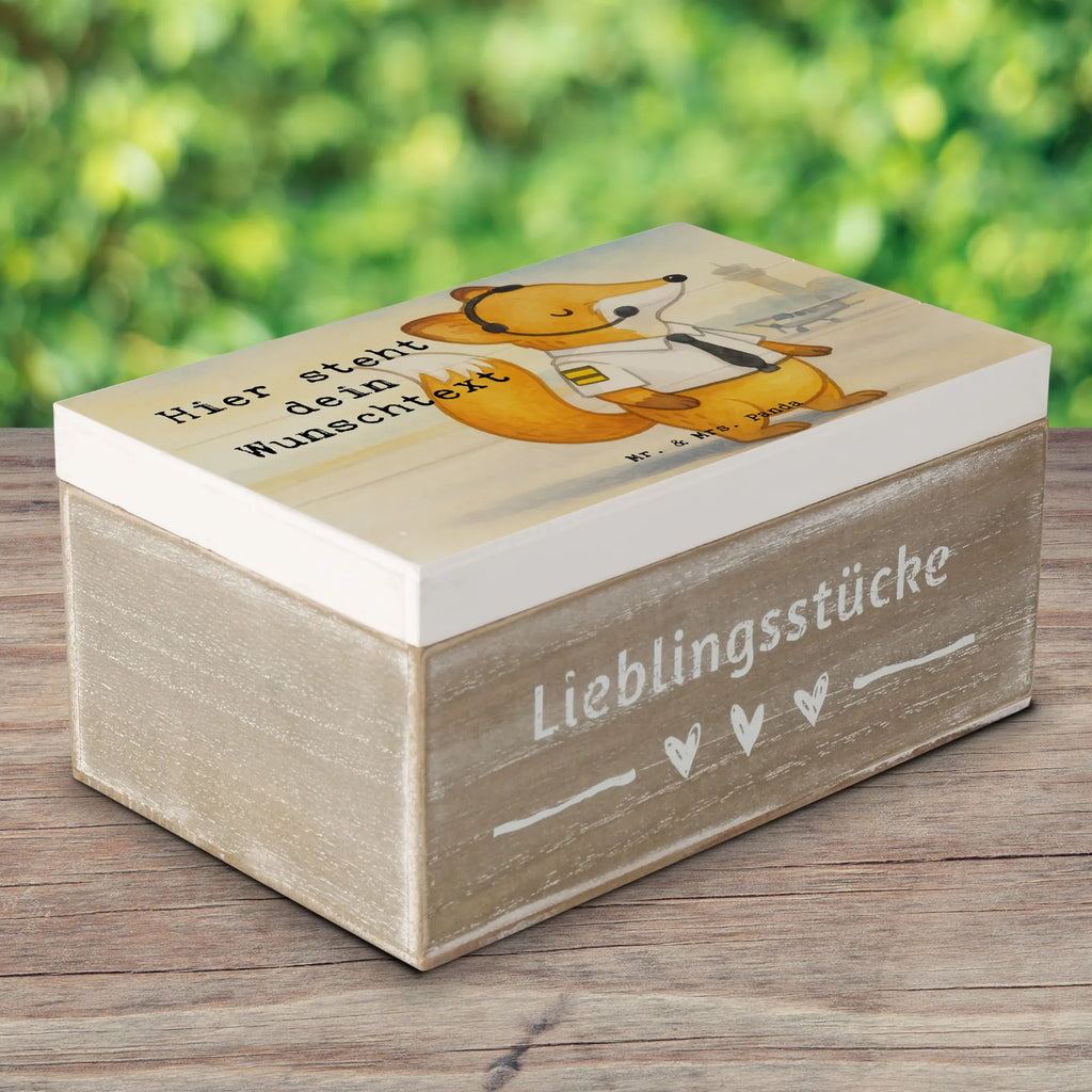 Personalizowane drewniane pudełko Pilot pasja Design Erinnerungskiste Personalisiert, Aufbewahrungsbox mit Namen, Kiste Personalisiert, Erinnerungsbox mit Namen, Truhe mit Namen, Truhe Personalisiert, Schatulle Personalisiert, Aufbewahrungsbox Personalisiert, Dekokiste Personalisiert, Schatzkiste Personalisiert, Geschenkbox personalisiert, GEschenkdose personalisiert, Dekokiste mit Namen, Schatzkiste mit Namen, Holzkiste mit Namen, Erinnerungsbox Personalisiert, Kiste mit Namen, Erinnerungskiste, Schatulle mit Namen, mit Namen, Holzkiste Personalisiert, Beruf, Ausbildung, Jubiläum, Abschied, Rente, Kollege, Kollegin, Geschenk, Schenken, Arbeitskollege, Mitarbeiter, Firma, Danke, Dankeschön, Flugzeug, Pilot, Flugkapitän, Cockpit