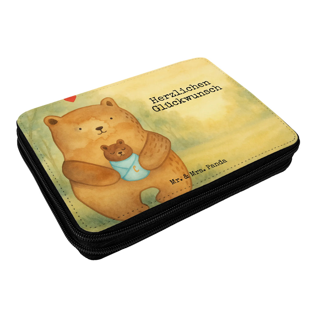 Federmappe Bär Baby Design Federmappe, Stiftetasche, Stifte Etui, Schule, Einschulung, Geschenk, Kind, Schüler, Schülerin, Stifterolle, Federmäppchen, Motiv, Grundschule, Federmäppchen bedruckt, Büro Stifte Etui, Bestückte Federmappe, Kinder Federmappe, Federmappe Einschulung, Bär, Teddy, Teddybär, Eltern, Mutter, Baby, Taufe, Geburt, Nichte, Neffe, Enkel, Enkelin, Täufling, Geburtstag, Glückwunsch