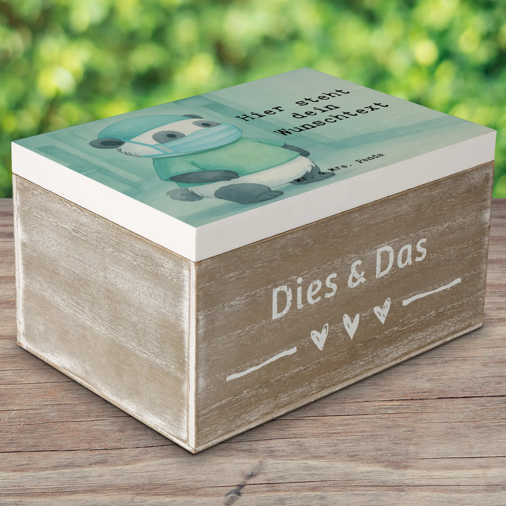 Personalizowane drewniane pudełko chirurg pasja Design GEschenkdose personalisiert, Kiste Personalisiert, Schatzkiste Personalisiert, Schatulle Personalisiert, Erinnerungskiste Personalisiert, Truhe mit Namen, Holzkiste mit Namen, Erinnerungskiste, Kiste mit Namen, mit Namen, Aufbewahrungsbox mit Namen, Erinnerungsbox Personalisiert, Aufbewahrungsbox Personalisiert, Holzkiste Personalisiert, Dekokiste mit Namen, Geschenkbox personalisiert, Truhe Personalisiert, Schatulle mit Namen, Schatzkiste mit Namen, Erinnerungsbox mit Namen, Dekokiste Personalisiert, Beruf, Ausbildung, Jubiläum, Abschied, Rente, Kollege, Kollegin, Geschenk, Schenken, Arbeitskollege, Mitarbeiter, Firma, Danke, Dankeschön, Krankenhaus, Notfallchirurg, Arzt, Chirurg, Unfallchirurg, Mediziner