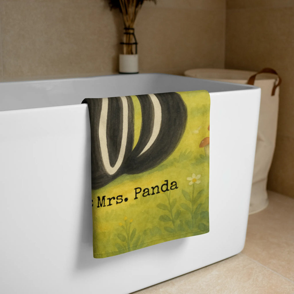 XL Badehandtuch Stinktier Sitzen Design Handtuch Groß Für Sport, Design Handtuch XL, Handtuch XL Aus Baumwolle, Handtuch XL Für Männer, Handtuch XL Klassisch, Handtuch XL Für Frauen, Duschtuch XL, Badetuch Extra Groß, Handtuch Für Sauna Groß, Großes Handtuch, XL Handtuch, Badehandtuch XL, Flauschiges Handtuch XL, Handtuch XL Geschenkidee, Handtuch Für Dusche XL, Handtuch Für Strand XL, Handtuch XL Für Kinder, XL Handtuch Weiß, Extra Großes Handtuch, Großes Handtuch Für Badezimmer, Handtuch Übergröße, Mikrofaser Handtuch XL, Saugfähiges Großes Handtuch, Umweltfreundliches Handtuch Groß, Nachhaltiges Handtuch XL, Handtuch XL Modern, Waschbares Handtuch XL, Großes Handtuch Unifarben, XL Handtuch Bunt, XL Handtuch Mit Muster, XL Handtuch Grau, XL Handtuch Aus Bio Baumwolle, Weiches XL Handtuch, Strapazierfähiges XL Handtuch, Handtuch Für Wellness, Handtuch Für Große Personen, Handtuch Für Erwachsene XL, Pflegeleichtes Handtuch Groß, Saunatuch XL, Stinktier, Skunk, Stinker, Spruch, Besserwisser, Stinki, Raubtier, Recht, Wildtier, Büro