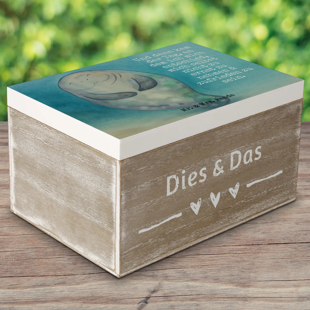 Holzkiste Seekuh Happy Design Kiste, Dekokiste, Aufbewahrungsbox, Schatulle, Erinnerungsbox, Geschenkdose, XXL, Erinnerungskiste, Schatzkiste, Truhe, Geschenkbox, Holzkiste, Meerestiere, Meer, Urlaub, Achtsamkeit, Zufrieden, Neuanfang, Freundin, Respekt, Neustart, Seekühe, Selbstliebe, Liebeskummer, Seekuh