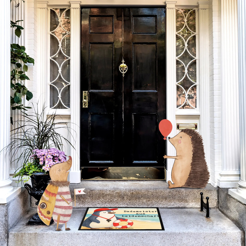 Fußmatte Bademeister Leidenschaft Design Vorleger, Eingangsteppich, Schmutzfangmatte waschbar, Schmutzmatte, Fußmatte außen, Fußmatten, Fussmatten, Fußabstreifer, Gummimatte, Fußabtreter, Schmutzfänger, Fußmatte outdoor, Türmatte, Fußabstreifer außen, Fußmatte waschbar, Schmutzfangteppich, Schmutzfangmatte, Fußmatte außen wetterfest, Haustürmatte, Motivfußmatte, Türvorleger, Fußmatte innen, Fussmatten online, Fußabtreter außen, Gummi Matte, Sauberlaufmatte, Matte, Beruf, Ausbildung, Jubiläum, Abschied, Rente, Kollege, Kollegin, Geschenk, Schenken, Arbeitskollege, Mitarbeiter, Firma, Danke, Dankeschön, Schwimmverein, Bademeister, Schwimmmeister, Schwimmbad, Freibad, Schwimmschule, Badeanstalt, Rettungsschwimmer