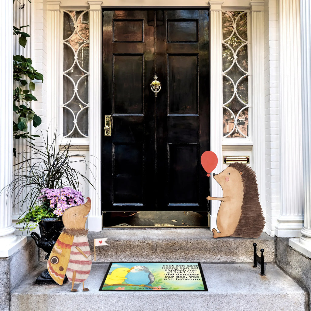 Doormat Parakeets in love Design Fußabstreifer, Schmutzfänger, Fußabtreter, Fußabtreter außen, Schmutzfangmatte, Fußmatte innen, Motivfußmatte, Schmutzfangmatte waschbar, Türmatte, Gummimatte, Fußmatten, Fußmatte außen, Fussmatten, Fußmatte outdoor, Türvorleger, Vorleger, Eingangsteppich, Fußmatte außen wetterfest, Schmutzfangteppich, Sauberlaufmatte, Fussmatten online, Fußabstreifer außen, Matte, Gummi Matte, Schmutzmatte, Haustürmatte, Fußmatte waschbar, Liebe, Partner, Freund, Freundin, Ehemann, Ehefrau, Heiraten, Verlobung, Heiratsantrag, Liebesgeschenk, Jahrestag, Hocheitstag, Vertrauen, Nähe, Wellensittich, Vögel, Kuscheln