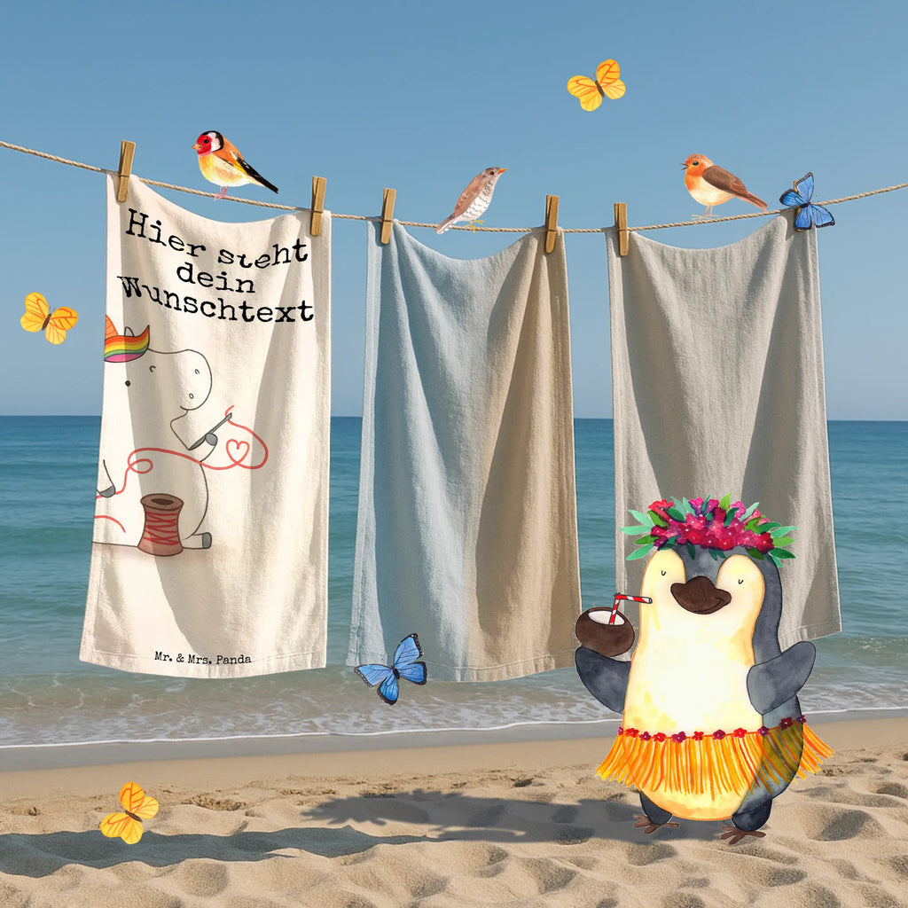 Personalisiertes Badehandtuch Einhorn Näherin Design Badetuch mit Namen, Kinder Handtuch mit Namen, Strandtuch mit Namen, Duschtuch mit Namen, Personalisiertes Badetuch, Saunatuch mit Namen, Personalisiertes Handtuch, Einhorn, Einhörner, Einhorn Deko, Unicorn, Stricken, nähen, Näherin, Häkeln, Mädchen, Nähzimmer, Freundin, basteln