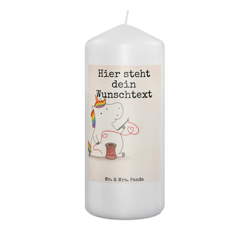 Personalisierte Kerze Einhorn Näherin Design Osterkerze Mit Namen, Firmungskerze Mit Wunschname, Tafelkerze Mit Wunschname, Kommunionkerze Mit Namen, Streukerze Mit Namensdruck, Schwimmkerze Mit Namen, Metall-Kerze Mit Namensgravur, Gastgeschenk Kerze Mit Namen, Personalisierte Kerze, Stumpenkerze Mit Namensgravur, Stabkerze Mit Gravur, Gedenkkerze Mit Namen, Handgegossene Kerze Mit Namen, Kerze Mit Prägung Und Wunschname, Teelicht Mit Namensdruck, Duftkerze Mit Namen, Bienenwachskerze Mit Wunschname, Kerze Für Geburtstag Mit Wunschname, Tischkerze Mit Namensdruck, Stearinkerze Mit Gravur, LED-Kerze Mit Wunschname, Kerze Mit Namen, Taufekerze Mit Namensgravur, Glas-Kerze Mit Wunschname, Outdoor-Kerze Mit Namensgravur, Handgemachte Kerze Mit Wunschname, Sojawachskerze Mit Namensdruck, Kerze Für Hochzeit Mit Namensgravur, Votivkerze Mit Wunschname, Fair-Trade-Kerze Mit Namensgravur, Andachtskerze Mit Namensgravur, Kerze Mit Spruch Und Namen, Gartenkerze Mit Namen, Holz-Kerze Mit Namen, Kerzen-Set Mit Namensgravur, Weihnachtskerze Mit Namensgravur, Trauerkerze Mit Namen, Blockkerze Mit Namensdruck, Laternenkerze Mit Namensdruck, Bio-Kerze Mit Wunschname, Adventskerze Mit Wunschname, Grabkerze Mit Namensgravur, Einhorn, Einhörner, Einhorn Deko, Unicorn, Freundin, basteln, Häkeln, nähen, Nähzimmer, Näherin, Mädchen, Stricken