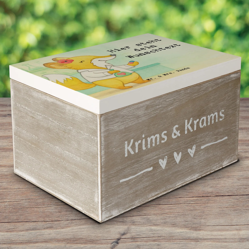 Personalisierte Holzkiste Apothekerin Leidenschaft Design Erinnerungsbox Personalisiert, Erinnerungskiste Personalisiert, mit Namen, Schatzkiste Personalisiert, Aufbewahrungsbox mit Namen, Holzkiste mit Namen, Aufbewahrungsbox Personalisiert, Truhe mit Namen, Erinnerungsbox mit Namen, GEschenkdose personalisiert, Schatzkiste mit Namen, Holzkiste Personalisiert, Geschenkbox personalisiert, Schatulle Personalisiert, Truhe Personalisiert, Erinnerungskiste, Schatulle mit Namen, Kiste Personalisiert, Dekokiste Personalisiert, Kiste mit Namen, Dekokiste mit Namen, Beruf, Ausbildung, Jubiläum, Abschied, Rente, Kollege, Kollegin, Geschenk, Schenken, Arbeitskollege, Mitarbeiter, Firma, Danke, Dankeschön, Approbation, Pharmazie, Eröffnung Apotheke, Apothekerin, Staatsexamen