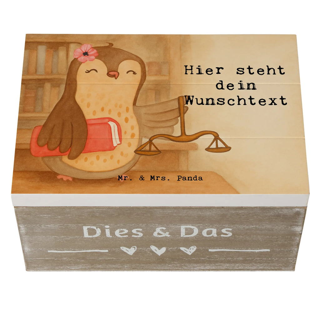 Personalisierte Holzkiste Juristin Leidenschaft Design Erinnerungsbox mit Namen, Schatzkiste Personalisiert, Kiste Personalisiert, Erinnerungsbox Personalisiert, Erinnerungskiste, Schatulle Personalisiert, Holzkiste Personalisiert, Truhe mit Namen, Dekokiste mit Namen, Dekokiste Personalisiert, Kiste mit Namen, Aufbewahrungsbox Personalisiert, Schatulle mit Namen, Holzkiste mit Namen, Aufbewahrungsbox mit Namen, Truhe Personalisiert, GEschenkdose personalisiert, mit Namen, Schatzkiste mit Namen, Geschenkbox personalisiert, Erinnerungskiste Personalisiert, Beruf, Ausbildung, Jubiläum, Abschied, Rente, Kollege, Kollegin, Geschenk, Schenken, Arbeitskollege, Mitarbeiter, Firma, Danke, Dankeschön, Staatsexamen, Master of laws, Jura Studium, Anwältin, Juristin, Anwaltskanzlei, Jurastudent