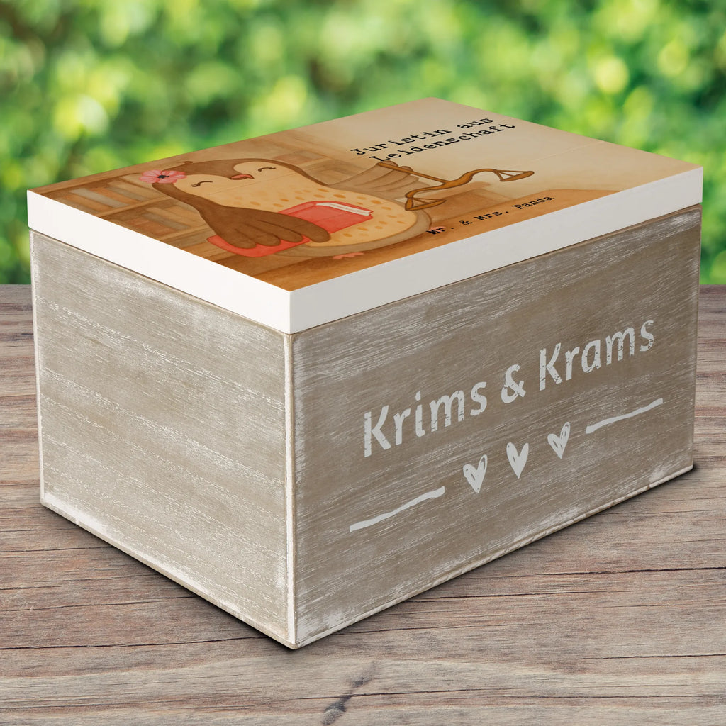 Holzkiste Juristin Leidenschaft Design Geschenkdose, Truhe, Schatzkiste, Geschenkbox, Kiste, Erinnerungsbox, Aufbewahrungsbox, Dekokiste, Erinnerungskiste, Schatulle, Holzkiste, XXL, Beruf, Ausbildung, Jubiläum, Abschied, Rente, Kollege, Kollegin, Geschenk, Schenken, Arbeitskollege, Mitarbeiter, Firma, Danke, Dankeschön, Jurastudent, Anwältin, Staatsexamen, Anwaltskanzlei, Jura Studium, Juristin, Master of laws
