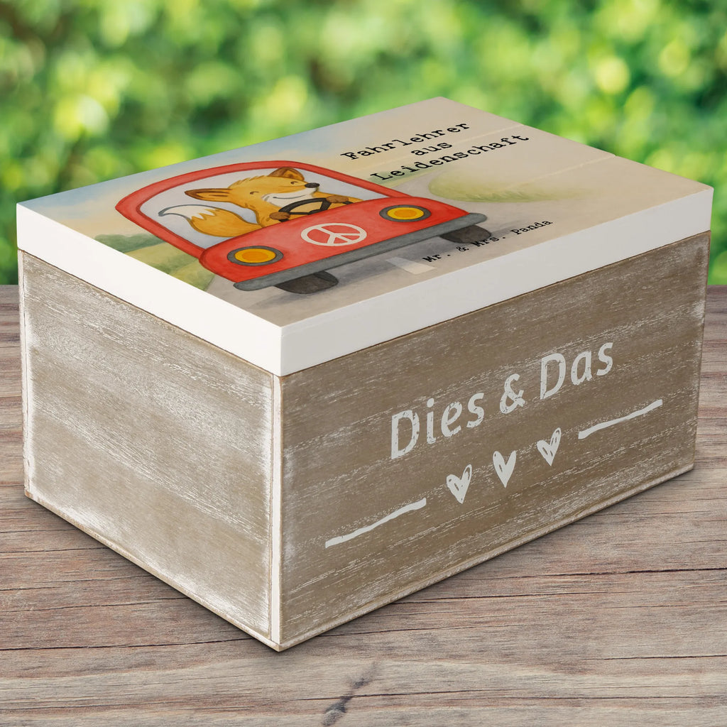 Holzkiste Fahrlehrer Leidenschaft Design Schatzkiste, Erinnerungskiste, Truhe, Geschenkdose, XXL, Aufbewahrungsbox, Geschenkbox, Schatulle, Dekokiste, Erinnerungsbox, Holzkiste, Kiste, Beruf, Ausbildung, Jubiläum, Abschied, Rente, Kollege, Kollegin, Geschenk, Schenken, Arbeitskollege, Mitarbeiter, Firma, Danke, Dankeschön, Fahrschule, Fahrschullehrer, Fahrlehrer