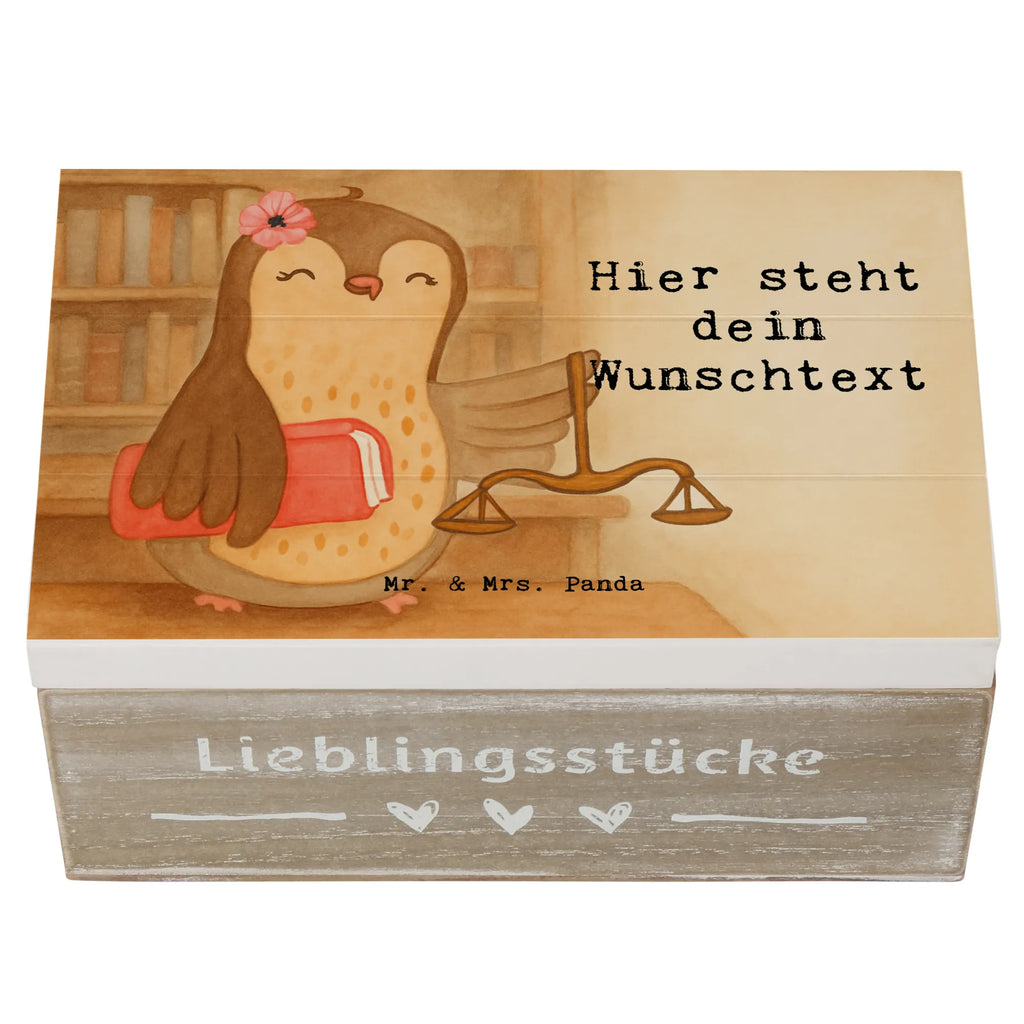 Personalisierte Holzkiste Juristin Leidenschaft Design Erinnerungsbox mit Namen, Schatzkiste Personalisiert, Kiste Personalisiert, Erinnerungsbox Personalisiert, Erinnerungskiste, Schatulle Personalisiert, Holzkiste Personalisiert, Truhe mit Namen, Dekokiste mit Namen, Dekokiste Personalisiert, Kiste mit Namen, Aufbewahrungsbox Personalisiert, Schatulle mit Namen, Holzkiste mit Namen, Aufbewahrungsbox mit Namen, Truhe Personalisiert, GEschenkdose personalisiert, mit Namen, Schatzkiste mit Namen, Geschenkbox personalisiert, Erinnerungskiste Personalisiert, Beruf, Ausbildung, Jubiläum, Abschied, Rente, Kollege, Kollegin, Geschenk, Schenken, Arbeitskollege, Mitarbeiter, Firma, Danke, Dankeschön, Staatsexamen, Master of laws, Jura Studium, Anwältin, Juristin, Anwaltskanzlei, Jurastudent