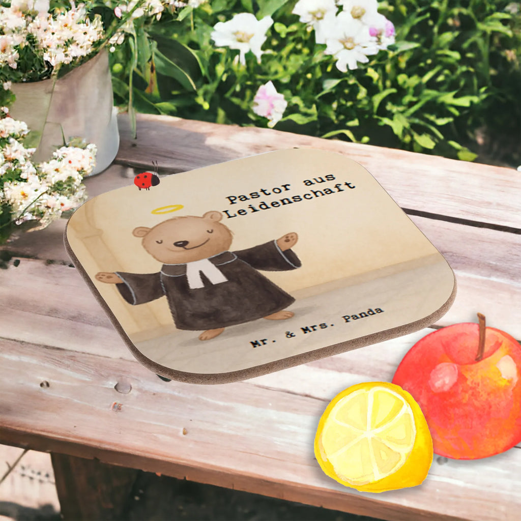 Flaschenuntersetzer Pastor Leidenschaft Design Untersetzer für Gläser, Untersetzer Design, Untersetzer aus Holz, Holzuntersetzer, Getränkeuntersetzer, Tassen Untersetzer, Glasuntersetzer, Untersetzer, Untersetzer Holz, Untersetzer Gläser, Korkuntersetzer, Bierdeckel, Beruf, Ausbildung, Jubiläum, Abschied, Rente, Kollege, Kollegin, Geschenk, Schenken, Arbeitskollege, Mitarbeiter, Firma, Danke, Dankeschön, Kirche, Theologe, Diener Gottes<br />Geistlicher, Prediger<br />Priester, Pfarrer, Pastor