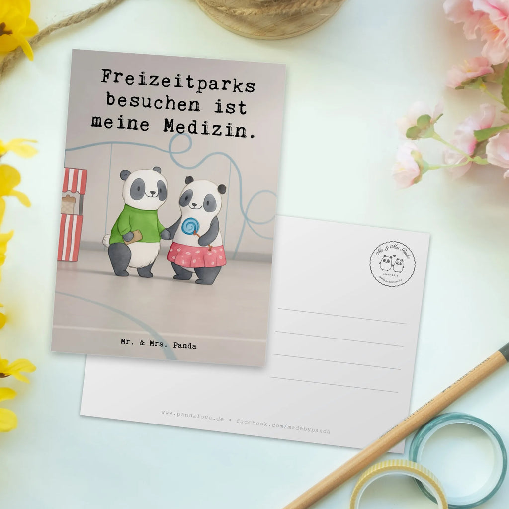 Postkarte Pandas Freizeitpark besuchen Design Ansichtskarten, Einladungskarte, Dankeskarte, Einladungskarten Geburtstag, Einladung, Karte, Grußkarte, Geburtstagskarte, Einladung Geburtstag, Ansichtskarte, Geschenkkarte, Postkarte, Geschenk, Sport, Sportart, Hobby, Schenken, Danke, Dankeschön, Auszeichnung, Gewinn, Sportler, Achterbahn fahren, Freizeitpark besuchen