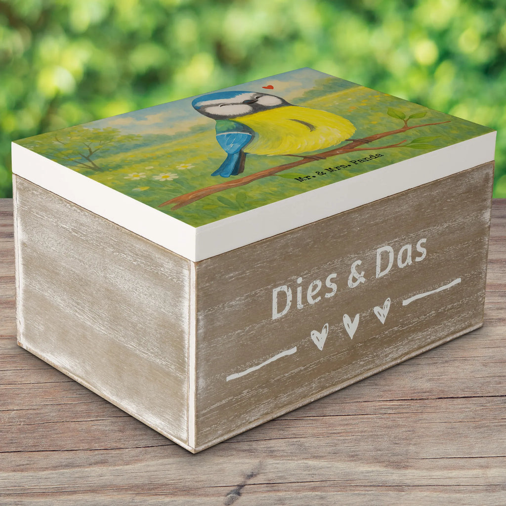 holztruhe Vogel Blaumeise Design Schatzkiste, Geschenkbox, erinnerungsbox hochzeit, Truhe, Erinnerungsbox, holzkiste mit deckel, aufbewahrungsbox aus holz, holzbox mit deckel, aufbewahrungsbox holz, Kiste, holzbox, Erinnerungskiste, box aus holz, holzkisten, deko box, dekorative holzkiste, erinnerungsbox baby, Dekokiste, ordnungsbox, Holzkiste, Schatulle, schmuckkästchen, holz aufbewahrungsbox, holztruhe, aufbewahrungskiste, holzboxen, Aufbewahrungsbox, Ostern, Ostern Kinder, Osterhase, Ostergeschenke, Ostergeschenke Kinder, Ostern Geschenk, Osterdeko, Osternest, Geschenke zu Ostern, Frühlingsgefühle, Osterzeit, Frühling, Vogel, Blaumeise, Ostergrüße, liebe Grüße