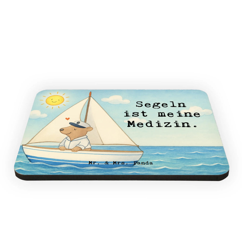 Magnet Bär Segeln Design Whiteboard Magnet, Pinnwandmagnet, Kühlschrank Dekoration, Kühlschrankmagnet, Motivmagnete, Notiz Magnet, fridge magnet, Dekomagnet, Kalendermagnet, Souvenir Magnet, Notizhalter, Magnete Holz, Geschenk, Schenken, Sport, Sportart, Hobby, Danke, Dankeschön, Auszeichnung, Gewinn, Sportler, Segeltörn, segeln, Segelboot, Yachtclub, Segelschule