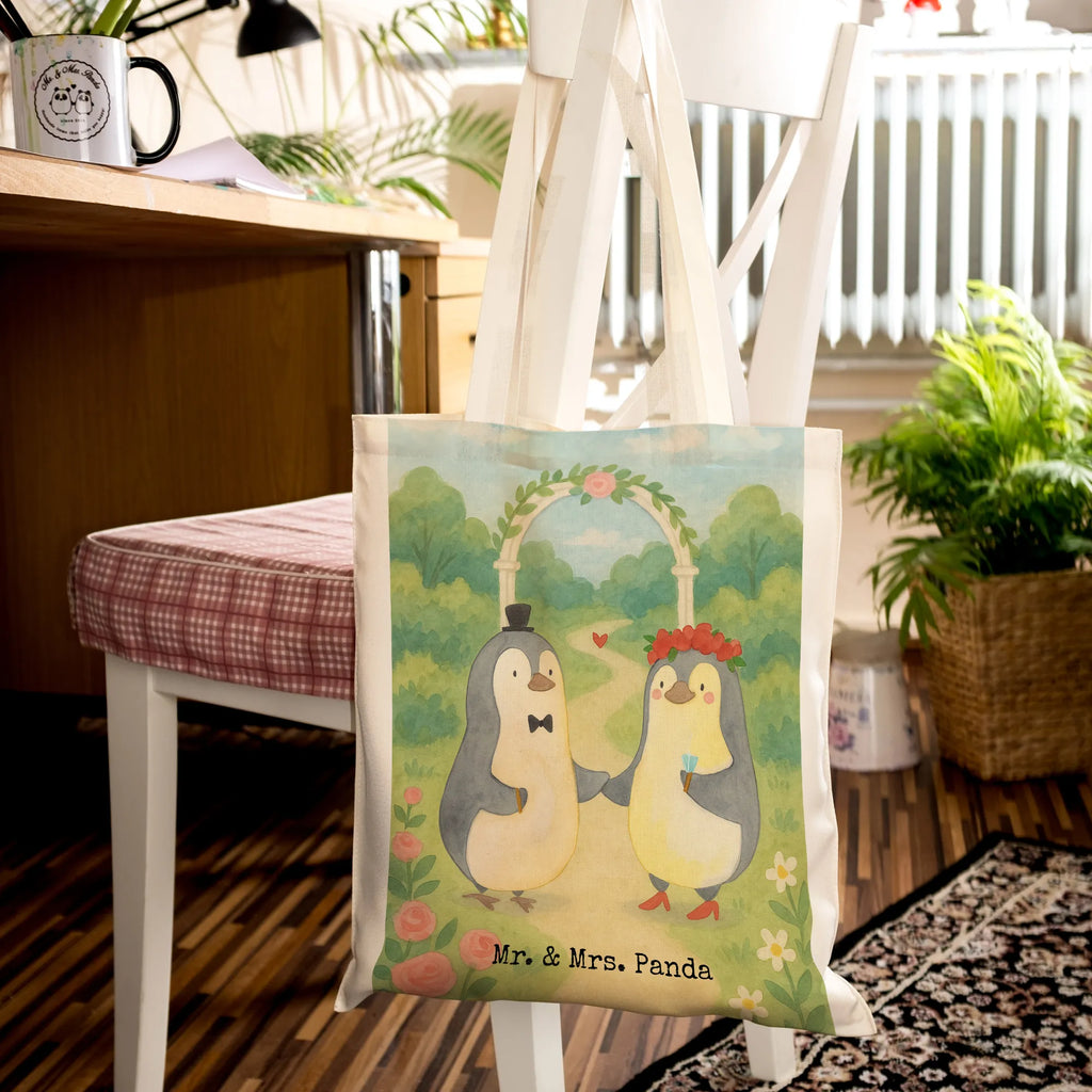 tote bag Hochzeit Pinguin Design Alltagstasche, Strandtasche, Schultasche, Jutebeutel, Tasche, Badetasche, bedruckte tasche, Baumwolltasche, Jutetasche, Leinentasche, Henkeltasche, uni tasche, baumwollbeutel, Einkaufstüte, Beutel, Laptoptasche, unitasche, Stofftasche, Shopper, Umhängetasche, Stoffbeutel, Tragetasche, shopping tasche, Statementbeutel, Tüte, Einkaufsbeutel, Einkaufstasche, büchertasche, Schultertasche, Beuteltasche, tote bag, Hochzeitskarte, Hochzeit, Hochzeitsgeschenk, Ehe, Hochzeitsfeier, Trauung, Trauungsgeschenk, Verlobungsfeier, Verlobungsgeschenk, Hochzeitsgeschenkideen, Hochzeitsgeschenke für Brautpaar, Hochzeitstag, Gastgeschenk, geschenkidee Hochzeit, Pinguin, Pinguine