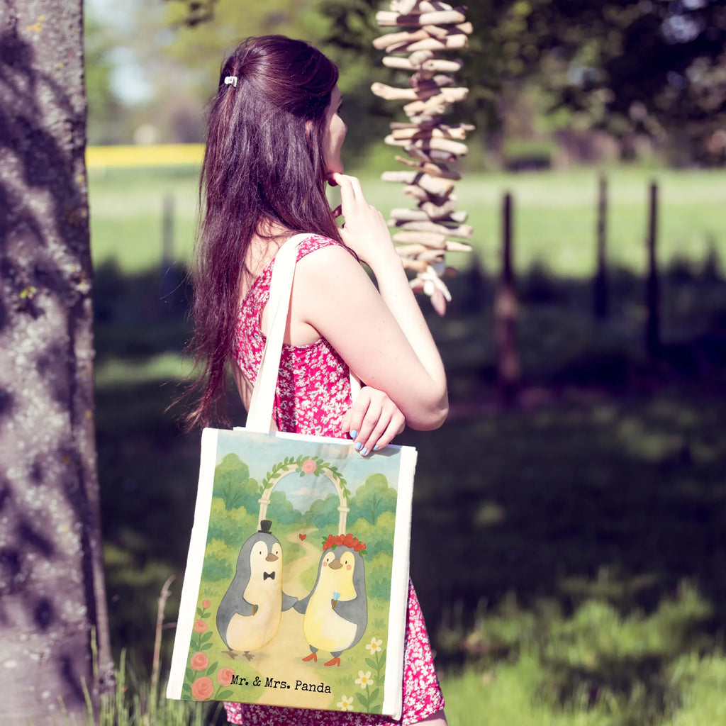 tote bag Hochzeit Pinguin Design Alltagstasche, Strandtasche, Schultasche, Jutebeutel, Tasche, Badetasche, bedruckte tasche, Baumwolltasche, Jutetasche, Leinentasche, Henkeltasche, uni tasche, baumwollbeutel, Einkaufstüte, Beutel, Laptoptasche, unitasche, Stofftasche, Shopper, Umhängetasche, Stoffbeutel, Tragetasche, shopping tasche, Statementbeutel, Tüte, Einkaufsbeutel, Einkaufstasche, büchertasche, Schultertasche, Beuteltasche, tote bag, Hochzeitskarte, Hochzeit, Hochzeitsgeschenk, Ehe, Hochzeitsfeier, Trauung, Trauungsgeschenk, Verlobungsfeier, Verlobungsgeschenk, Hochzeitsgeschenkideen, Hochzeitsgeschenke für Brautpaar, Hochzeitstag, Gastgeschenk, geschenkidee Hochzeit, Pinguin, Pinguine