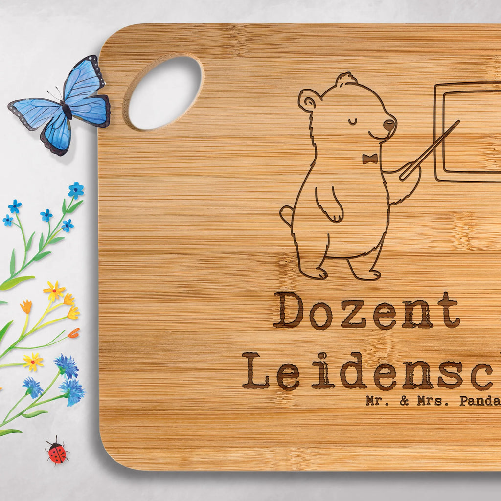 Holzbrett Dozent Leidenschaft Brett, Hackbrett, Frühstücksbrett, Küchenbrett, Holzbrettchen, Servierbrett, Holzbrett, Schneidebrett, Geschenk, Schenken, Jubiläum, Danke, Dankeschön, Beruf, Ausbildung, Abschied, Rente, Kollege, Kollegin, Arbeitskollege, Mitarbeiter, Firma, Professor, Tutor, Uni, Unterricht, Vorlesung, Dozent, Akademiker, Universität