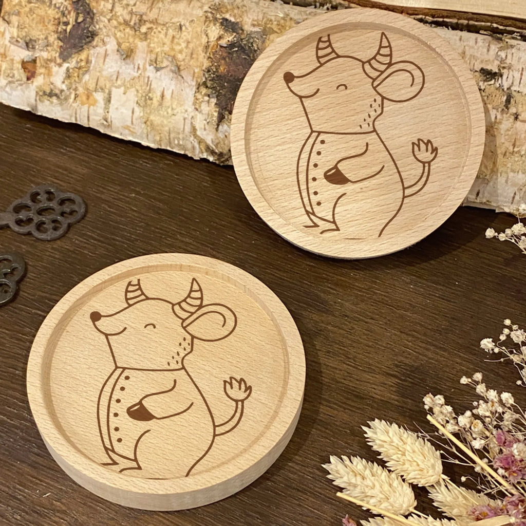 Holz Untersetzer Stier Astrologie Gravierte Untersetzer, Untersetzer graviert, Holz Untersetzer, Untersetzer, Sternzeichen, Tierkreiszeichen, Horoskop, Astrologie, Aszendent, Stier, Geschenkidee zum Geburtstag, Geburtstagsgeschenk, Geschenk