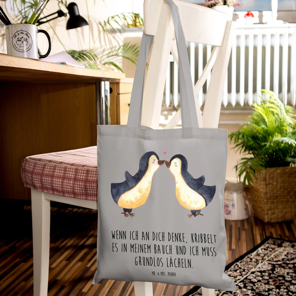 Tote bag penguins kiss Schultertasche, Jutebeutel, Einkaufstasche, Tragetasche, Stoffbeutel, Beutel, Tasche, Stofftasche, Strandtasche, Jutetasche, Umhängetasche, Badetasche, Shopper, Einkaufstüte, Laptoptasche, Beuteltasche, Liebe, Partner, Freund, Freundin, Ehemann, Ehefrau, Heiraten, Verlobung, Heiratsantrag, Liebesgeschenk, Jahrestag, Hocheitstag, Geschenk für Frauen, Geschenk für Freundin, Geschenk für Partner, Liebesbeweis, Mitbringsel, Hochzeitstag, für Männer, für Ehemann, Valentinstag