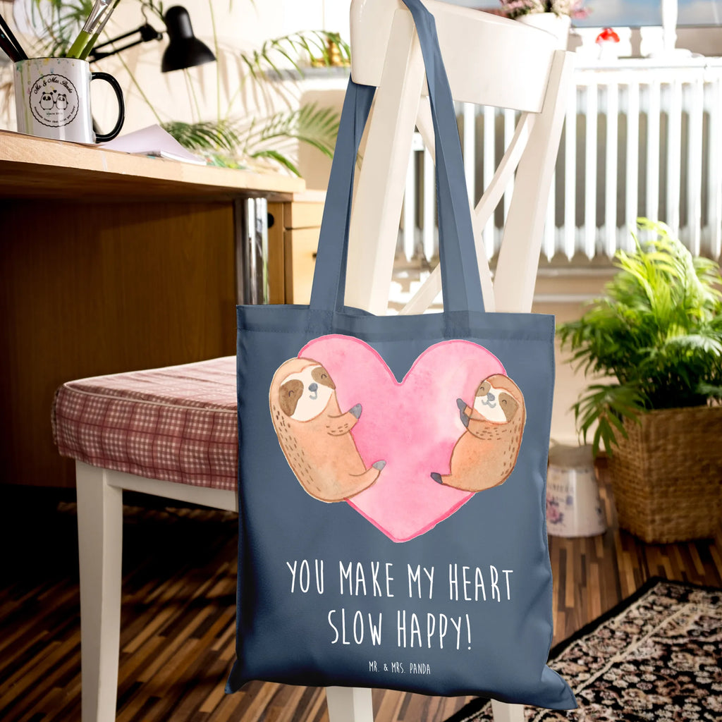 Tragetasche Faultiere Herz Stoffbeutel, Beutel, Schultertasche, Beuteltasche, Umhängetasche, Jutebeutel, Badetasche, Laptoptasche, Strandtasche, Einkaufstüte, Jutetasche, Stofftasche, Shopper, Tragetasche, Einkaufstasche, Tasche, Liebe, Partner, Freund, Freundin, Ehemann, Ehefrau, Heiraten, Verlobung, Heiratsantrag, Liebesgeschenk, Jahrestag, Hocheitstag, Valentinstag, Mitbringsel, für Ehemann, für Männer, Liebesbeweis, Geschenk für Freundin, Hochzeitstag, Geschenk für Partner, Geschenk für Frauen