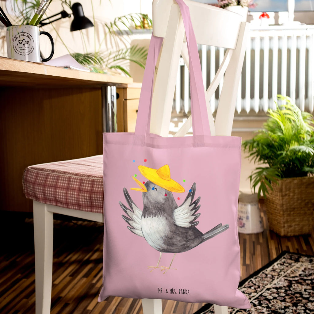 Tote bag Crow sombrero Tüte, Einkaufstüte, Beutel, uni tasche, Statementbeutel, Stofftasche, Strandtasche, Stoffbeutel, Jutetasche, bedruckte tasche, Alltagstasche, unitasche, Beuteltasche, baumwollbeutel, Einkaufsbeutel, Jutebeutel, Einkaufstasche, Schultertasche, Laptoptasche, Tasche, shopping tasche, Shopper, Henkeltasche, Badetasche, Leinentasche, Tragetasche, Baumwolltasche, tote bag, Umhängetasche, Schultasche, büchertasche, Gute Laune, Tiermotive, Tiere, lustige Sprüche, Vogel, Spruch positiv, froh, Vögel, glücklich sein, Glück Spruch, Elster, Rabe, Motivation, fröhlich sein