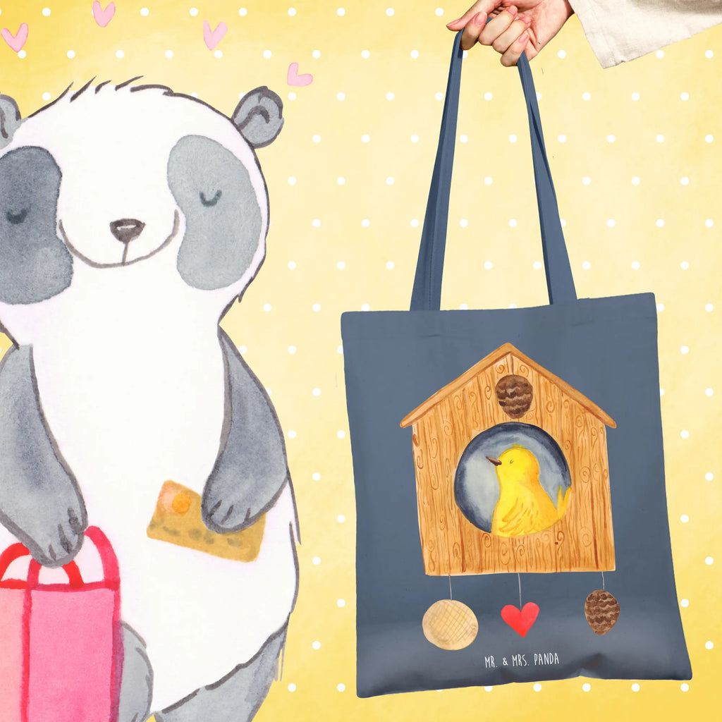 Tragetasche Vogel Haus Badetasche, baumwollbeutel, Shopper, uni tasche, Alltagstasche, Umhängetasche, Tüte, Einkaufstasche, Baumwolltasche, shopping tasche, Tragetasche, tote bag, Beutel, Jutebeutel, Laptoptasche, Schultasche, bedruckte tasche, Schultertasche, unitasche, Tasche, Statementbeutel, Henkeltasche, Einkaufstüte, Einkaufsbeutel, Stofftasche, Beuteltasche, Strandtasche, Leinentasche, Stoffbeutel, Jutetasche, büchertasche, Gute Laune, Tiermotive, Tiere, lustige Sprüche, Castle, Nest, unser Haus, Home sweet home, Vögel, Eigenheim, Familie, Vogelhäuschen, Zuhause, Wohnung, Vogelhaus, Haus, Lieblingsort, Vogel