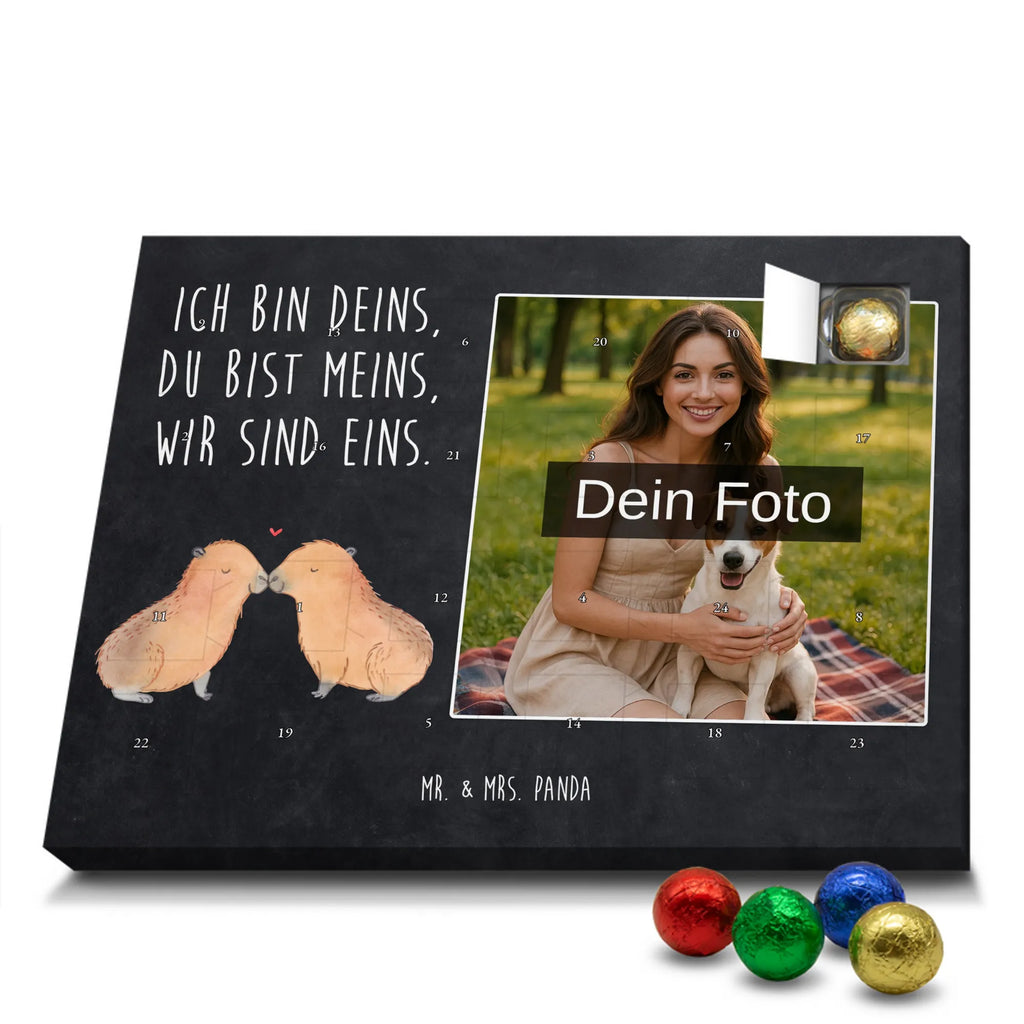 Personalisierter Schoko Foto Adventskalender Capybara Liebe Personalisierter Schoko Foto Adventskalender, Gute Laune, Lustige Sprüche, Tiere, Tiermotive, Liebe, Jahrestag, Liebesbeweis, Kuschel Capybaras, Liebesspruch, Valentinstag, Tierliebe, Ehejubiläum, Partnertiere, Beziehung, Verschmolzen, Capybara, Ich Bin Deins, Herzlich, Geschenkidee, Romantisches Geschenk, Du Bist Meins, Verliebt, Paar, Handgezeichnet